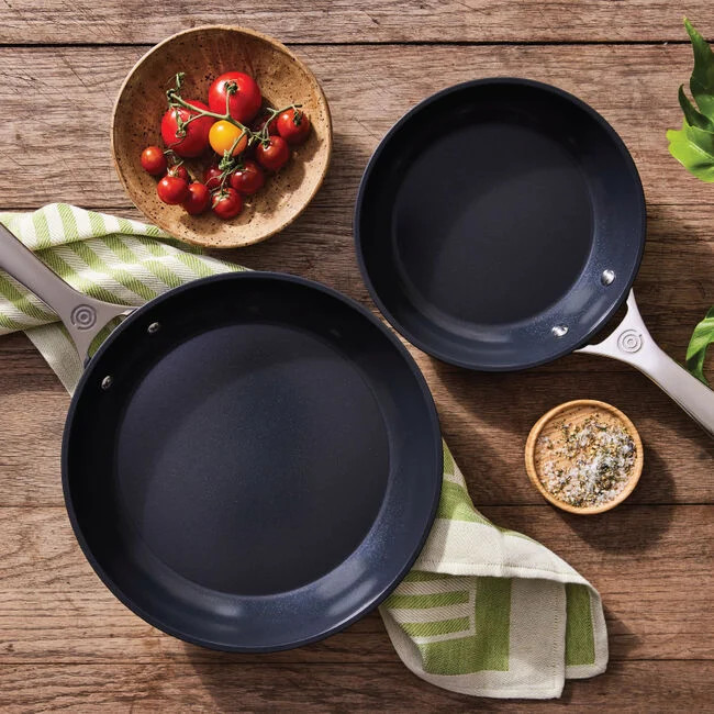 Essential Non-stick Ceramic 2-Piece Fry Pan Set | Le Creuset