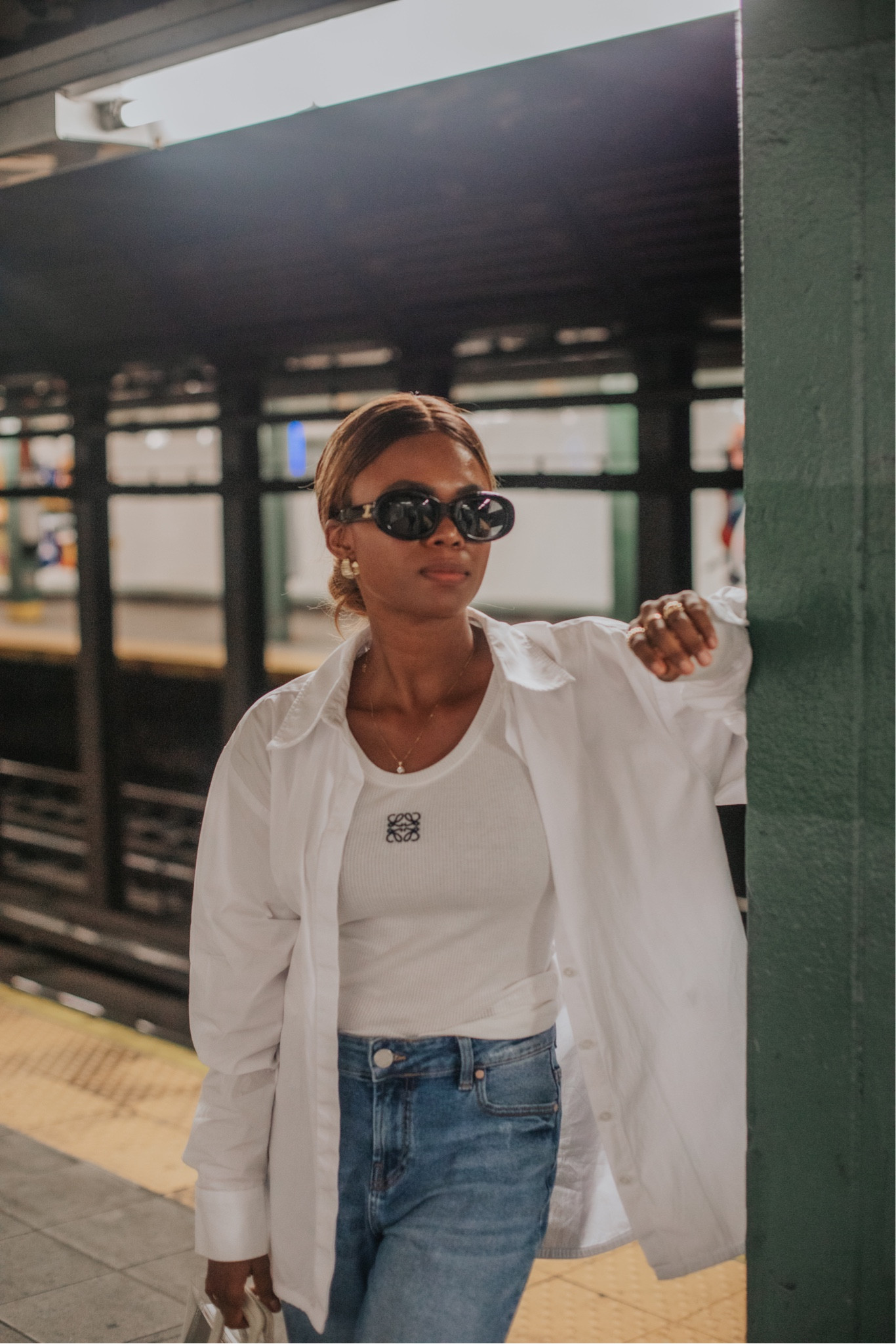 Loewe - White Anagram Tank Top

Can’t over this item 
New blog post : https://www.dadouchic.com/2023/01/loewe-white-anagram-tank-top.html?m=1


#loewetank #tanktop #loewe 