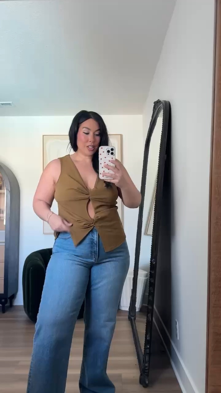 Midsize spring outfit! Size XL top, size 16 jeans
-
-
-
Midsize Spring outfit inspo, curvy denim, jeans outfit, express denim, matching set