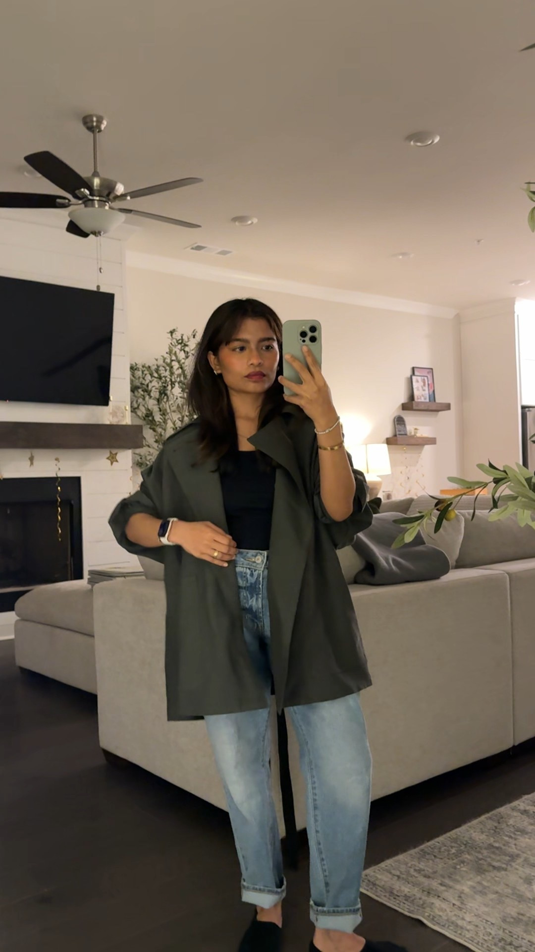 Oversized lightweight coat that can be worn several ways. Wearing xs. Runs very loose. Can be worn as a short trench coat but also for warmer days  

#LTKPetite #LTKootd #LTKmomlife