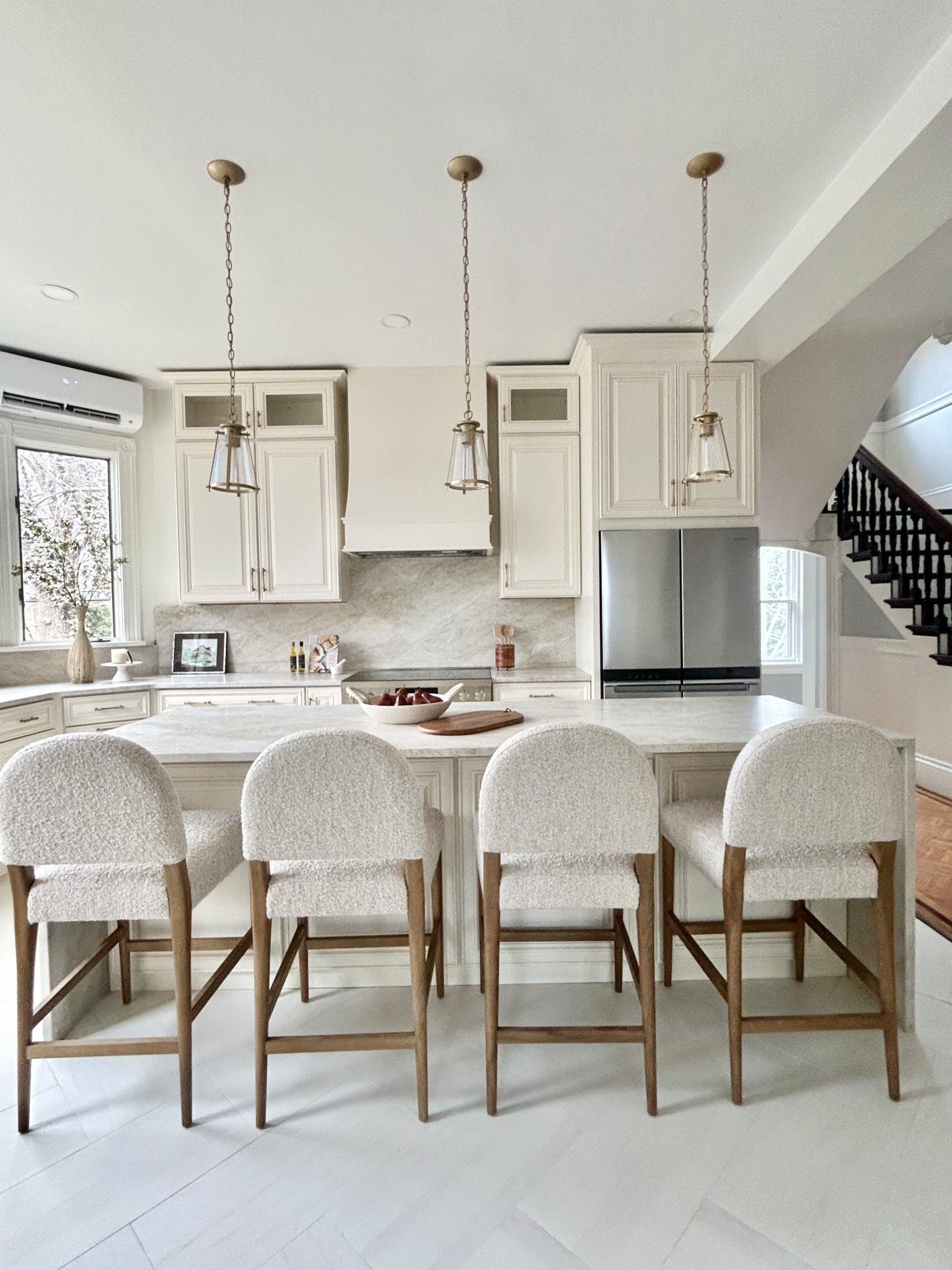 Rounded upholstered counter stools.

#counterstools

#LTKHome