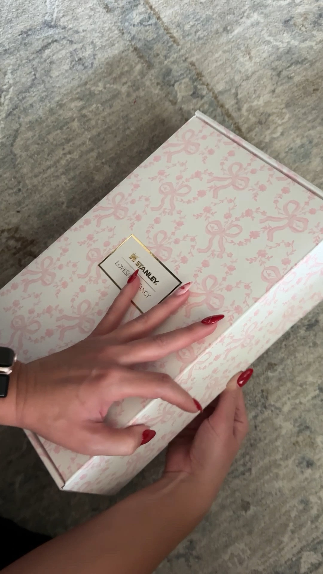 And here’s the pink! the bow straw topper is so cute, this is the perfect gift for girls 🎀 💗


#tween #christmas #unboxing #girlsgift #9yearold #stanley #loveshackfancy 

#LTKGiftGuide #LTKHoliday #LTKFindsUnder100