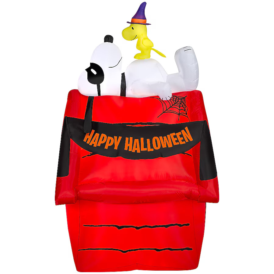 Peanuts 8.5-ft Snoopy on Doghouse Inflatable | Lowe's