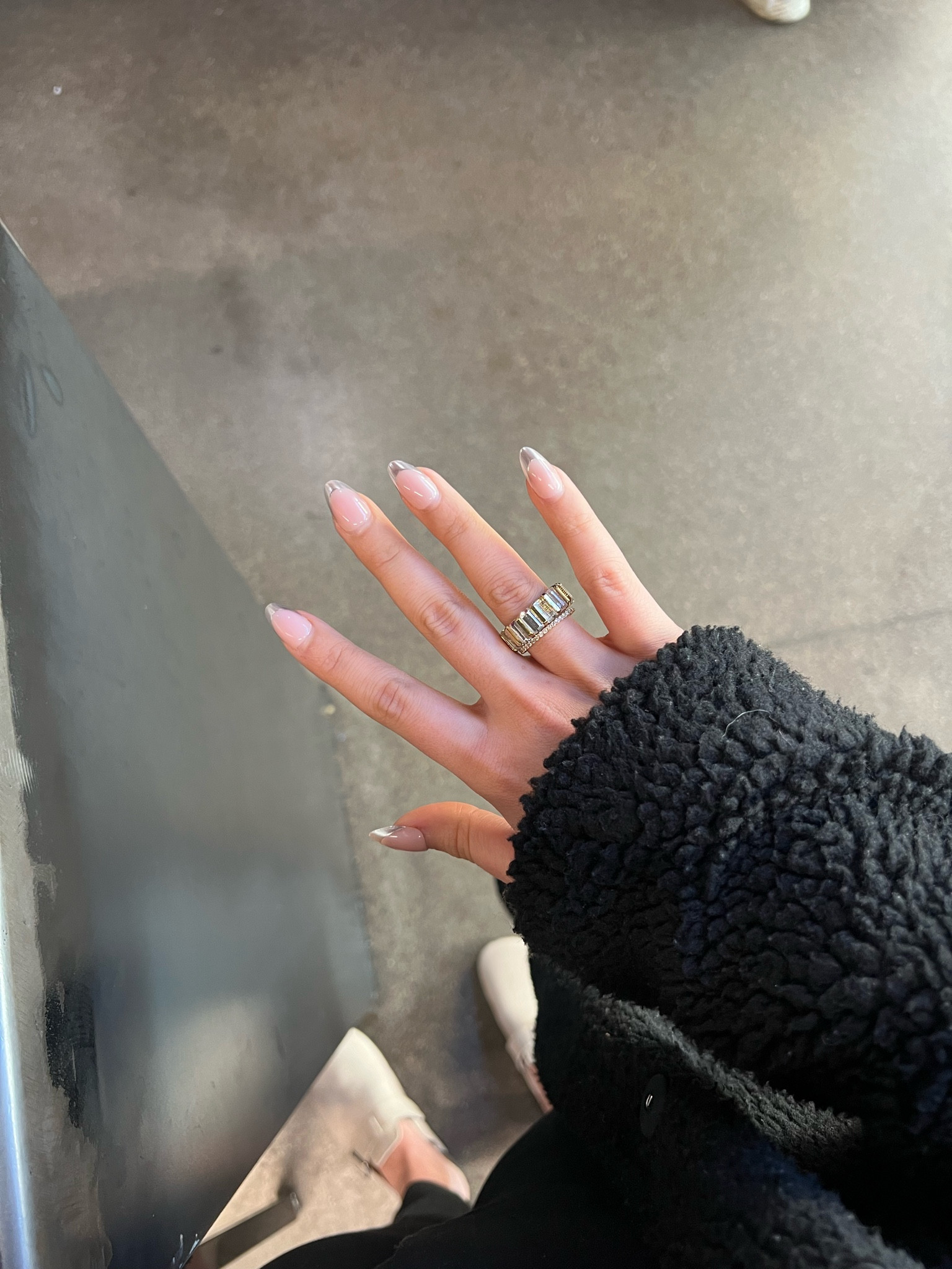 this weeks (press on) set 💌💅🏼 lasting pretty well, only had 1 nail come off and that was because I didn’t apply it correctly. I will say the French tip is cracking/coming off but you can’t really tell. 7/10 