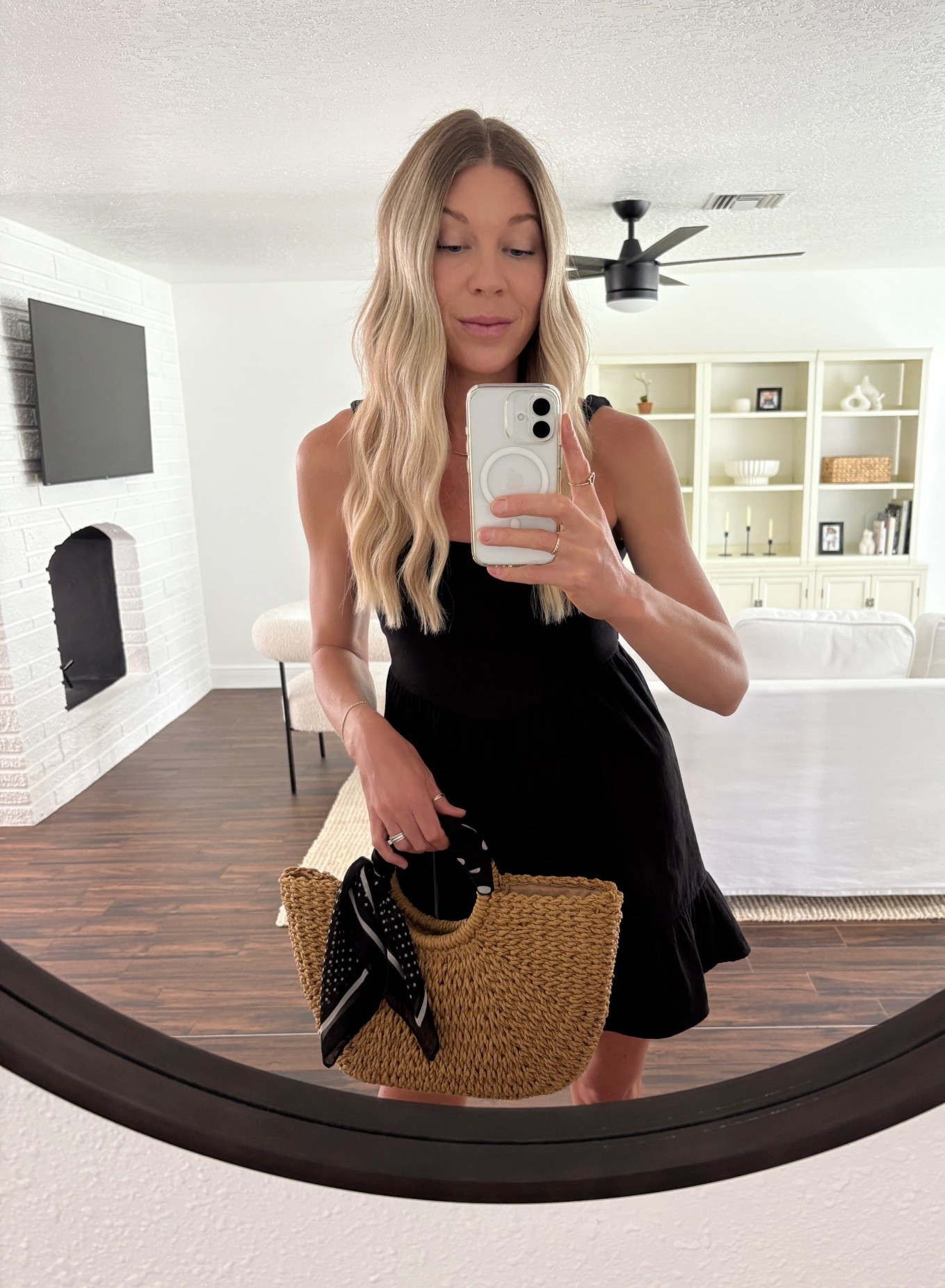 summer’s little black dress & it’s under $15 🖤


women’s summer fashion. little black dress. women’s scarf. minimalist fashion.

#LTKunder15 #LTKunder25 #minimalistfashion

#LTKootd