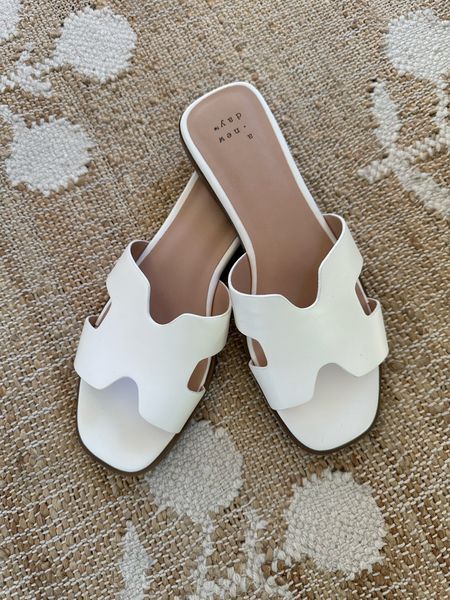 White sandals on sale for $14. Come in so many cute colors 

#LTKstyletip #LTKfindsunder50