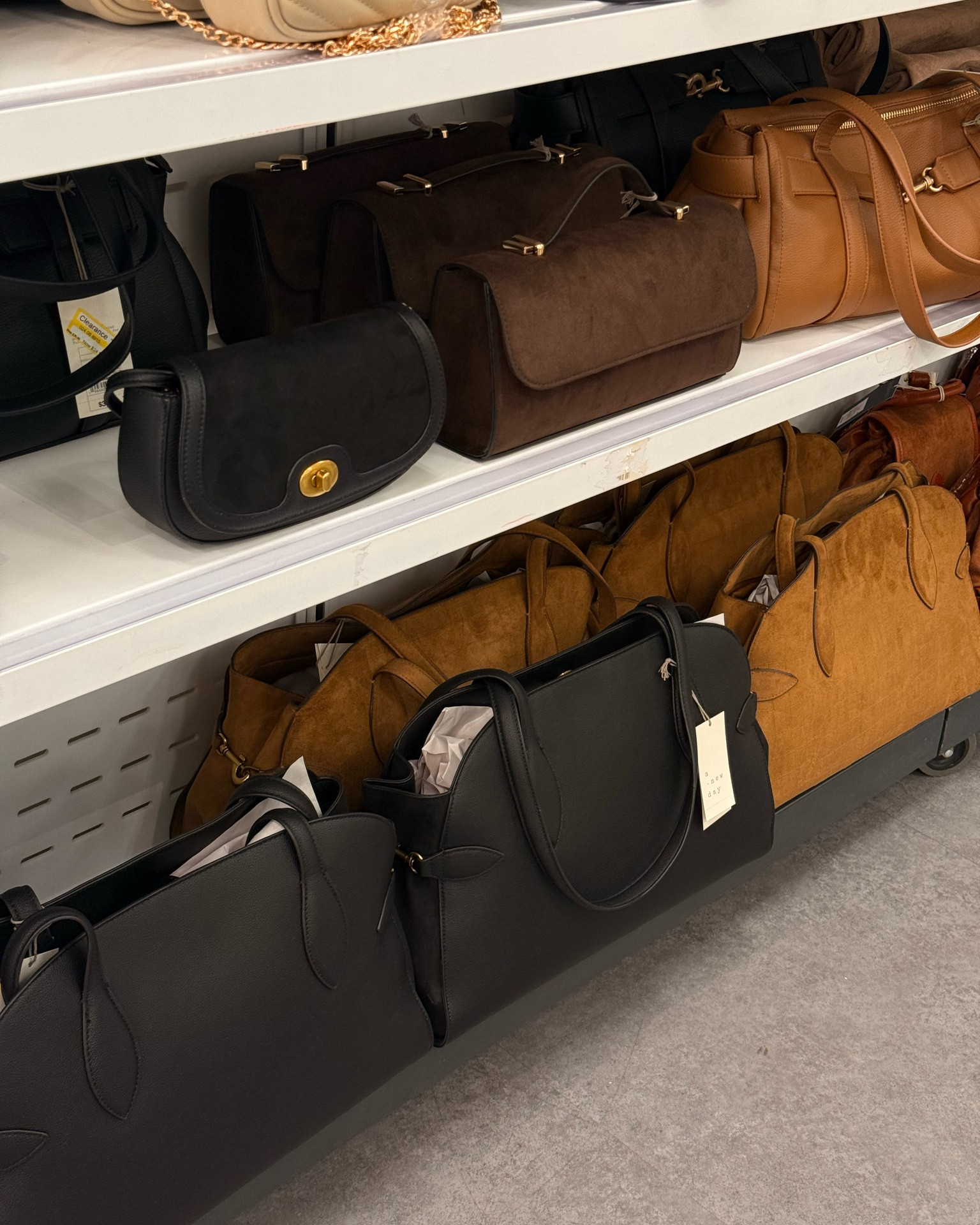 @Target Fall bags have dropped and they all remind me of Coach! If you need a look for less bag under $40, try target! 

Purse 
Fall bag

#LTKSeasonal #LTKootd #LTKgrwm