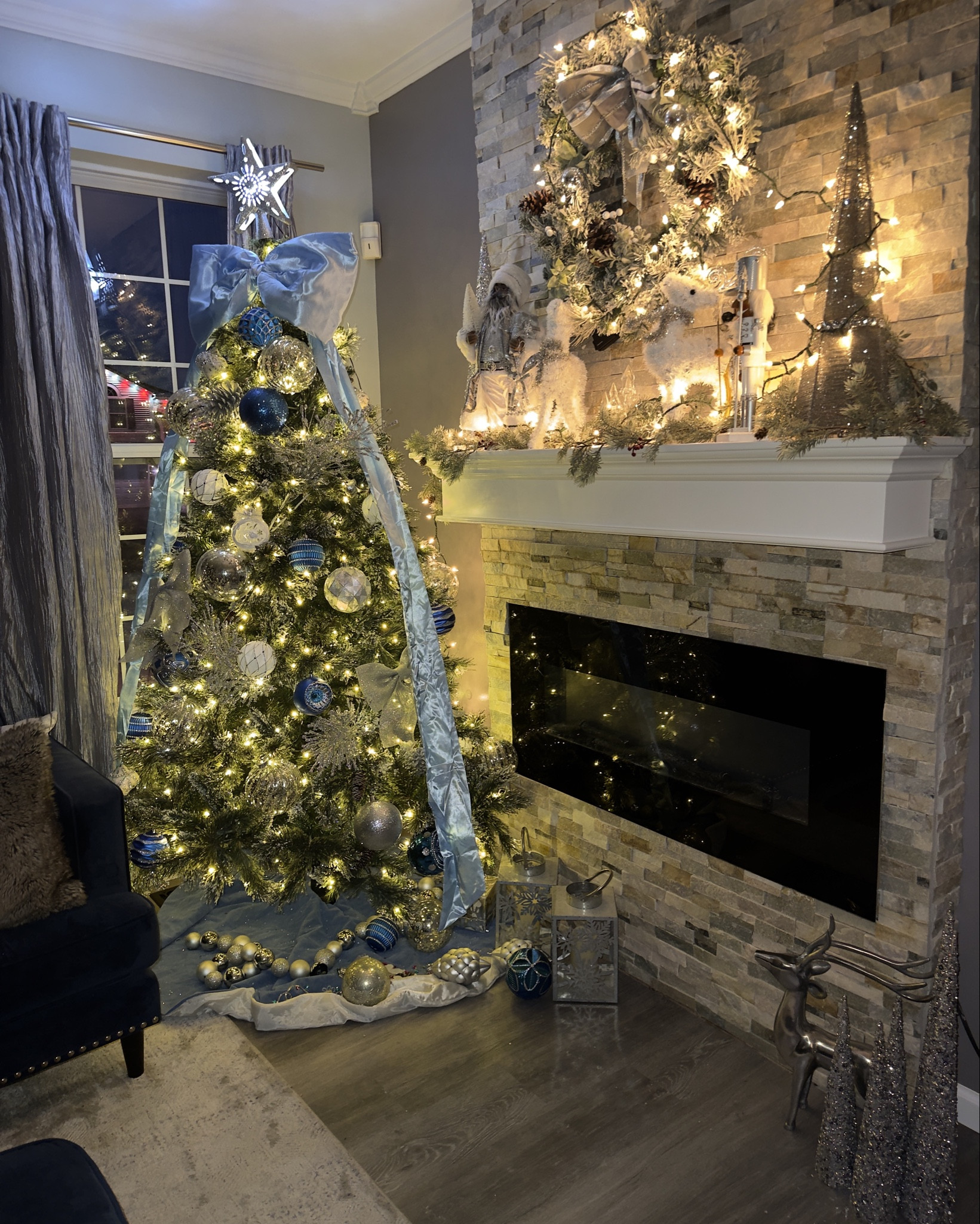 Holiday glow after dark ✨🎄

Christmas home decor, holiday home inspiration, Christmas tree decor ideas, cozy Christmas living room, fireplace Christmas decor, holiday decor, holiday decorating ideas, Christmas mantle styling, festive home inspiration, winter home decor, cozy holiday decor, Amazon holiday finds
