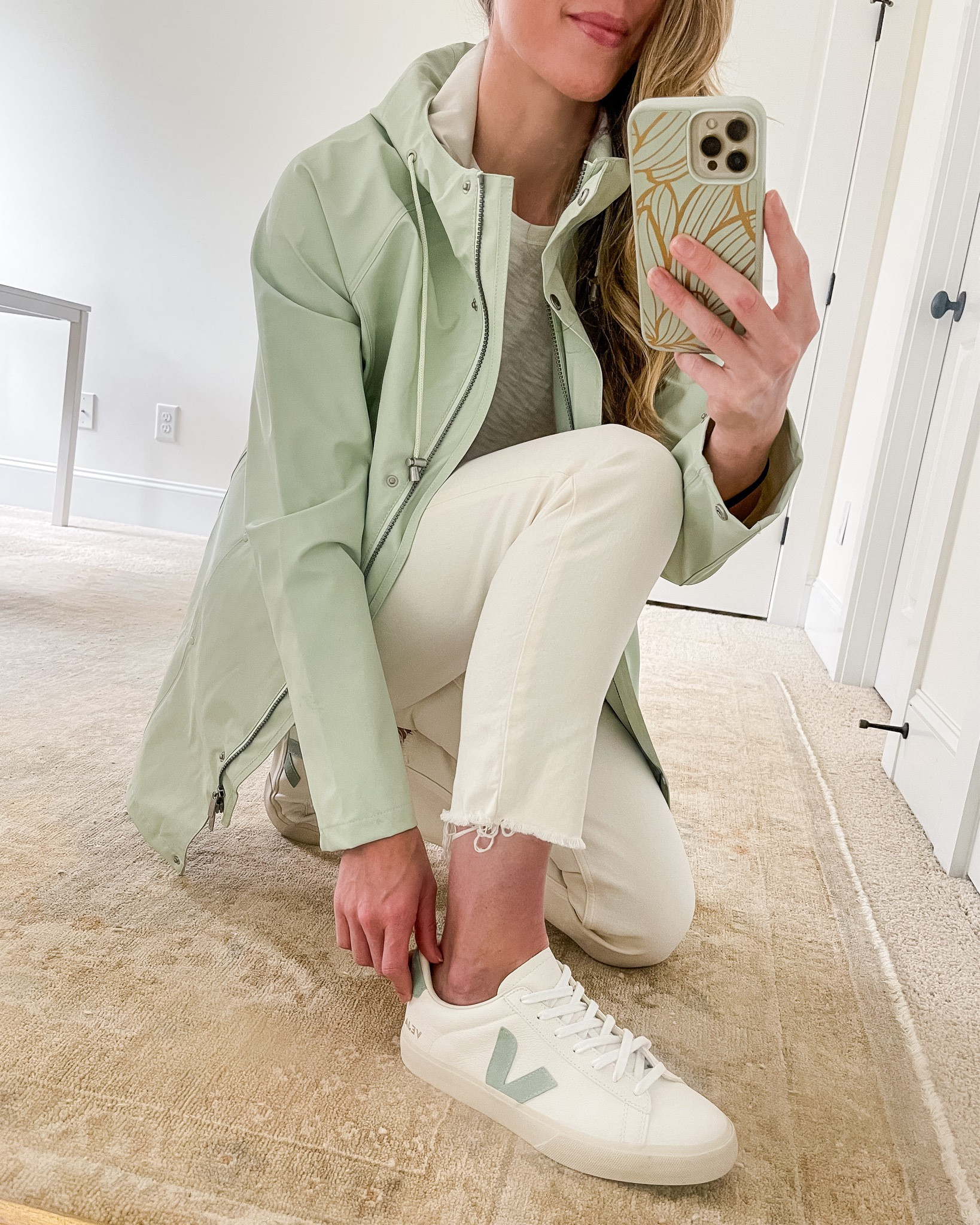 Vejas restocked (TTS) & raincoat (sage sold out, comes in more colors) 🌧️ I love the length of this rain jacket (covers the bum). The ivory is so chic!



Raincoat, Stove Pipe Jeans, Stovepipe Jeans, Veja Campo, Veja Campo Sneakers, Veja Campo Outfit

#LTKunder100 #LTKstyletip #LTKSeasonal
