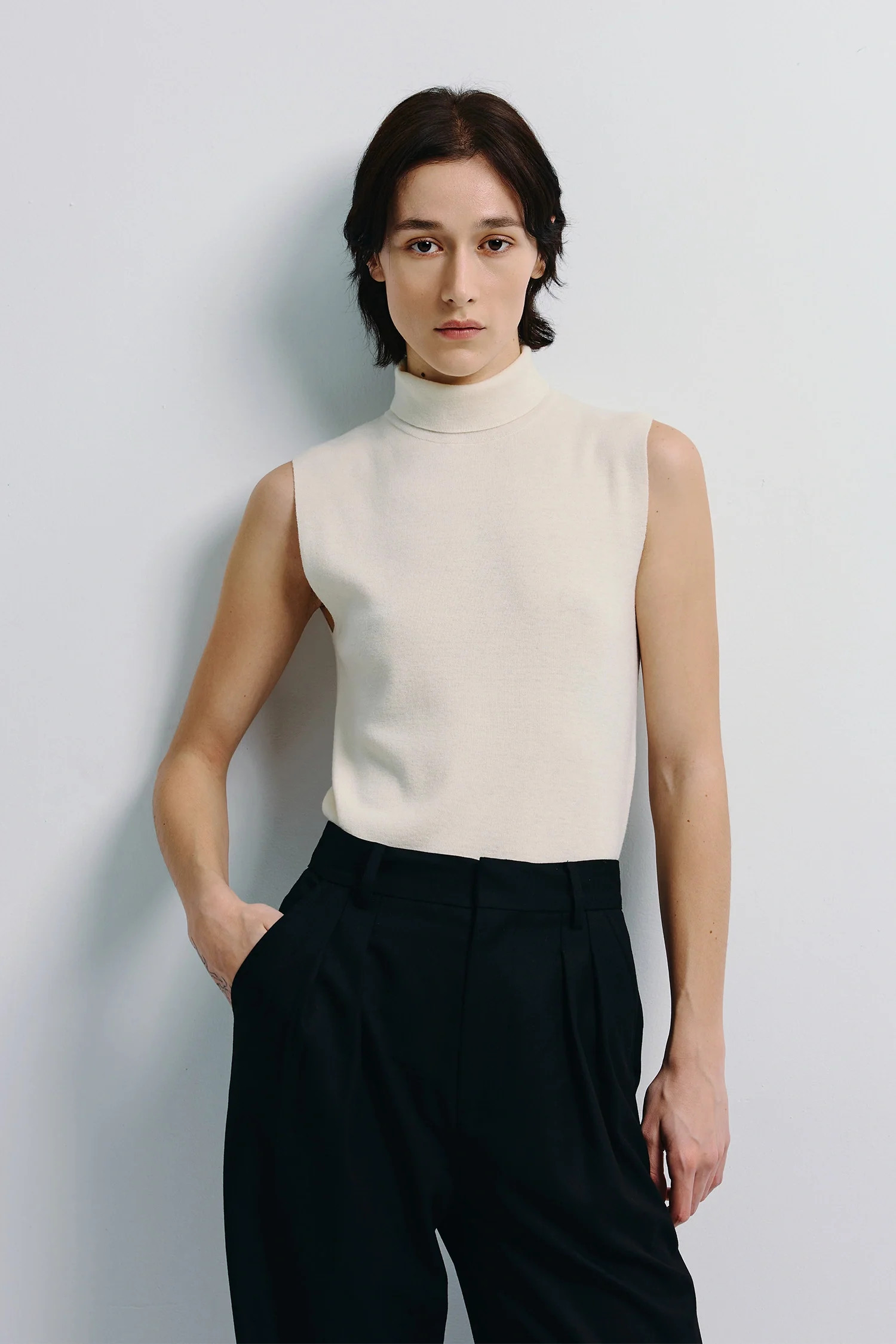 Lilou Sleeveless Turtleneck Top in Crème | Rue Sophie | Rue Sophie