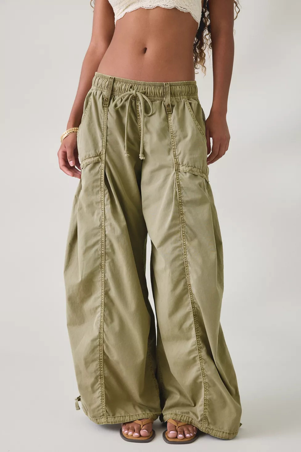 BDG Sunridge Mid-Rise Cargo Balloon Pants | Urban Outfitters (US and RoW)