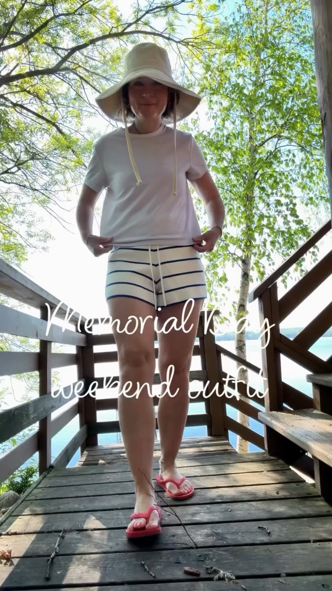Finally some hot weather here in MN! ☀️ comment “HOT” for a link to the fit, including the swimsuit!