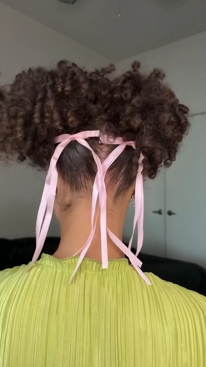 Would you wear your hair like this in the summer??☺️🍉 @palmers @matrix 
-
-
-
-
#explore #curlyhair #hairstyles #hairstyle #hairtutorial

#LTKgrwm #LTKselfcare #LTKBeauty