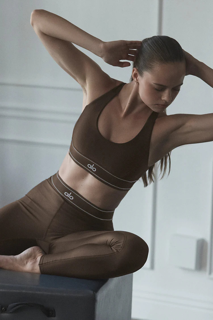 Airlift Suit Up Bra - Espresso | Alo Yoga (US)