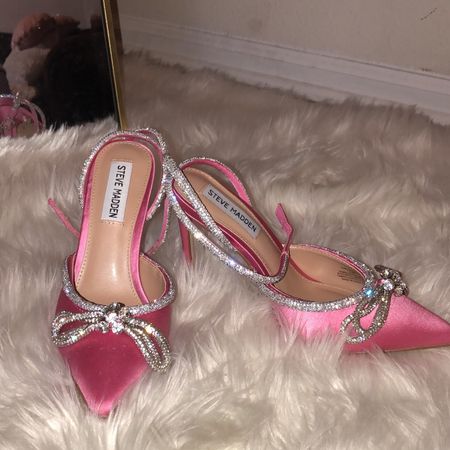 Pink heels, Steve Madden shoes, pink sparkly heels, Valentine’s Day outfit inspo

#LTKGiftGuide #LTKSeasonal #LTKfit