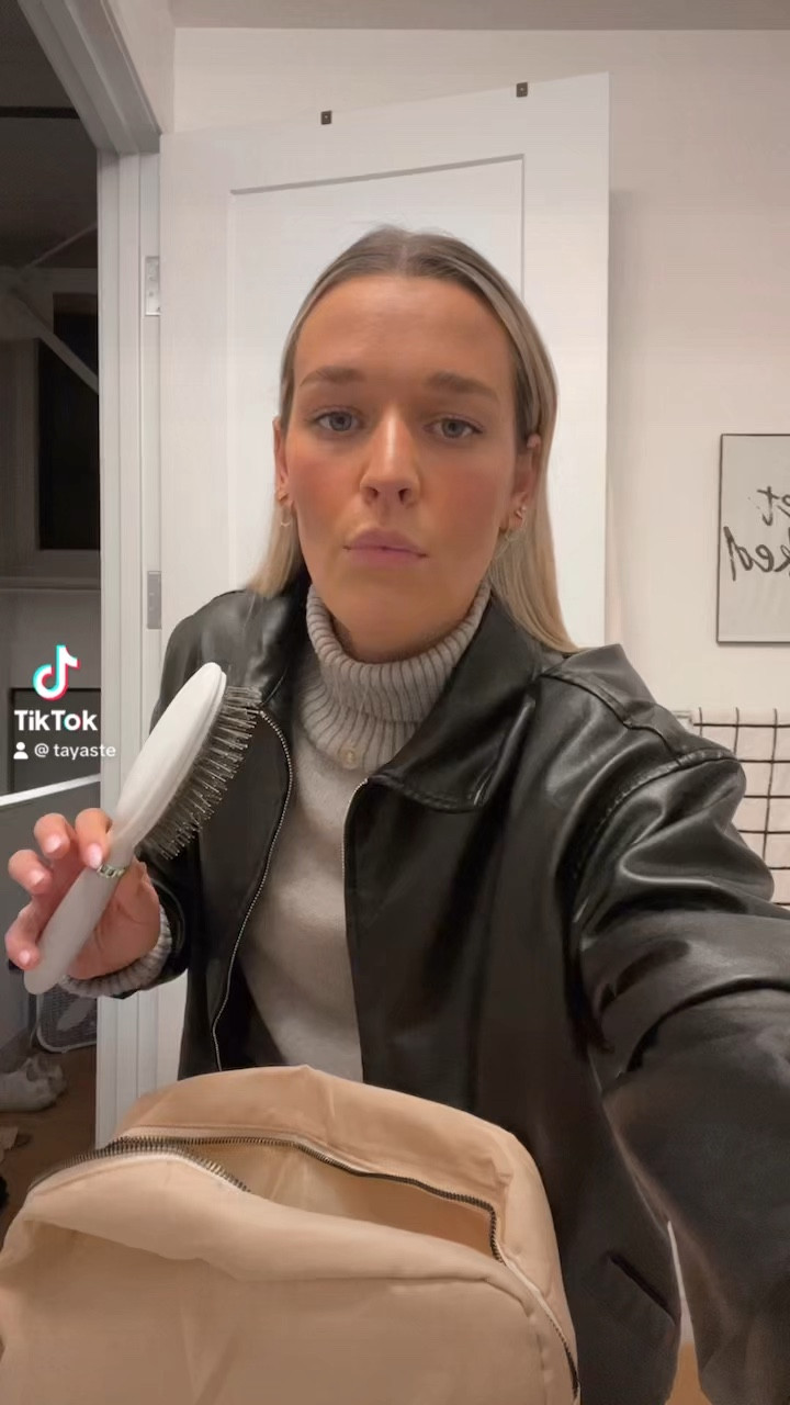 A makeup bag that finally fits all of my full-size toiletries 🤝🏼 would make a super easy stocking stuffer/gift!!! 

#LTKGiftGuide #LTKHoliday #LTKfindsunder50