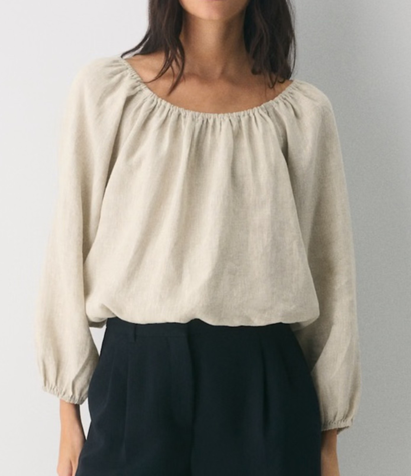 ordered a small in this linen top, I think this will be so versatile and can be worn on or off the shoulder! Linked a few other Aritzia finds! 