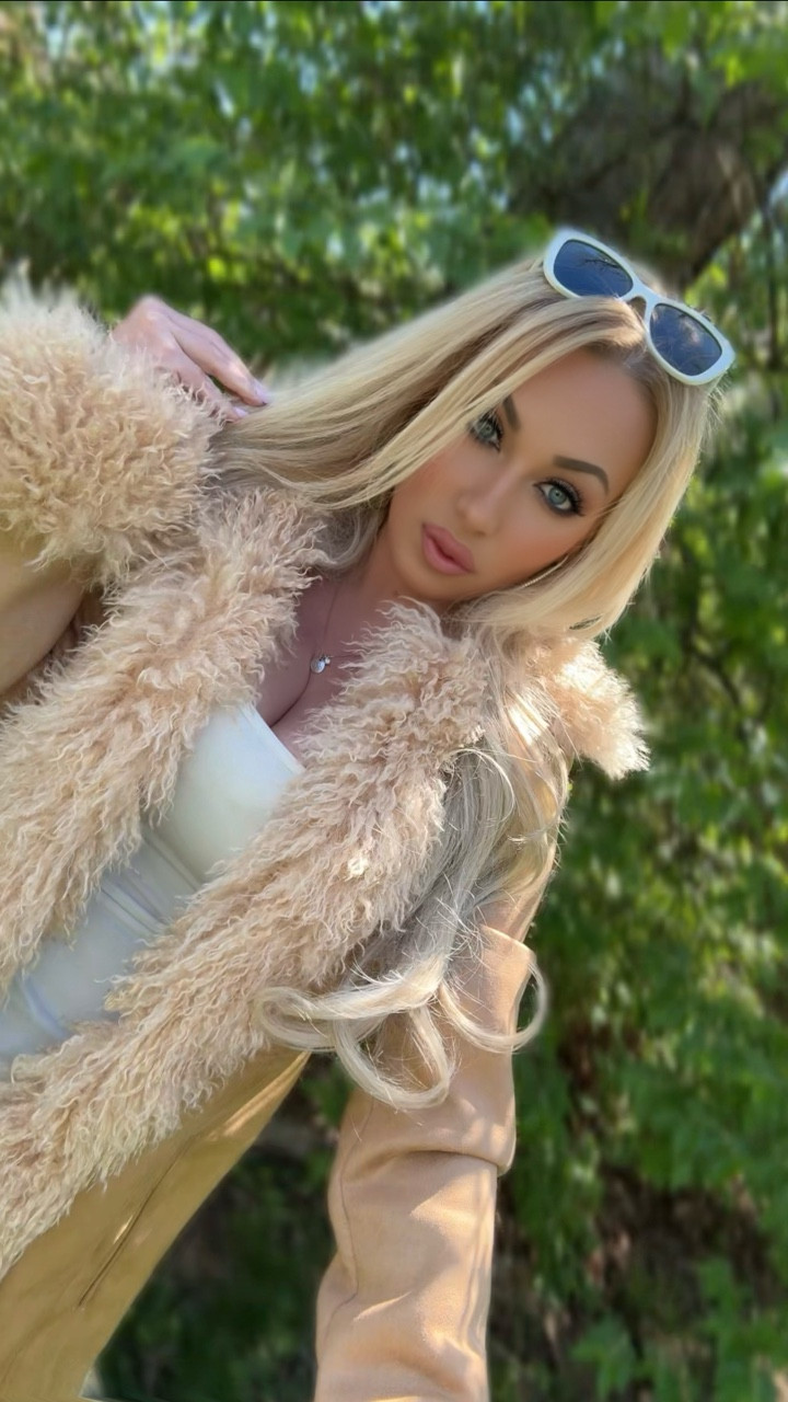 POV: Mother Nature hits shuffle on the weather again. 🙄 Can someone tell Mother Nature to pick a season?? I’m cold. 🥶 

#blondes #relateable #funny #dmv

#LTKdayinmylife #LTKFestival #LTKgrwm