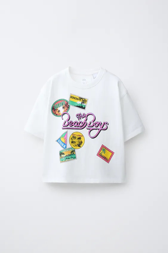 Round neck T-shirt with short sleeves. Front print. | Zara US
