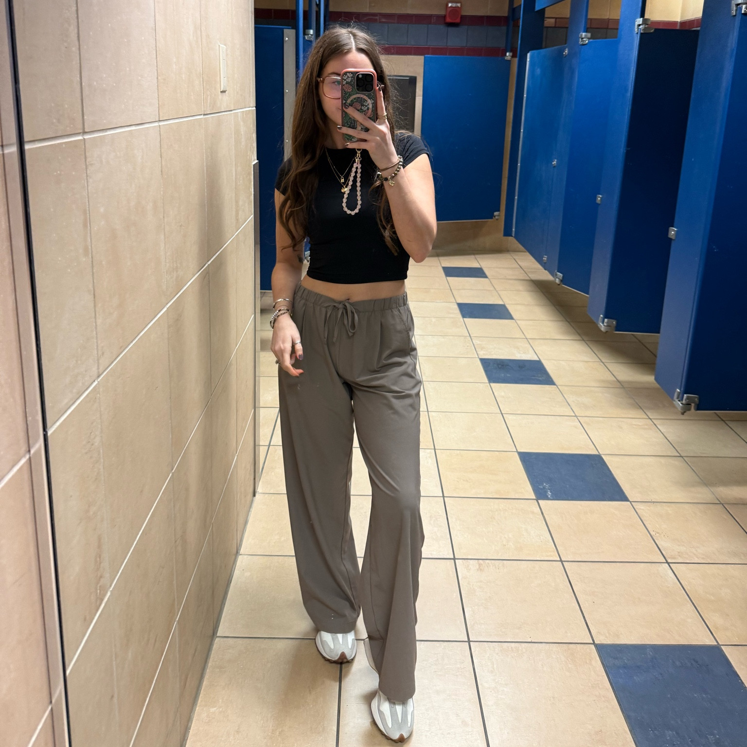 Airport outfits that are cute and comfy at the same time >

#LTKFindsUnder50 #LTKTravel #LTKStyleTip