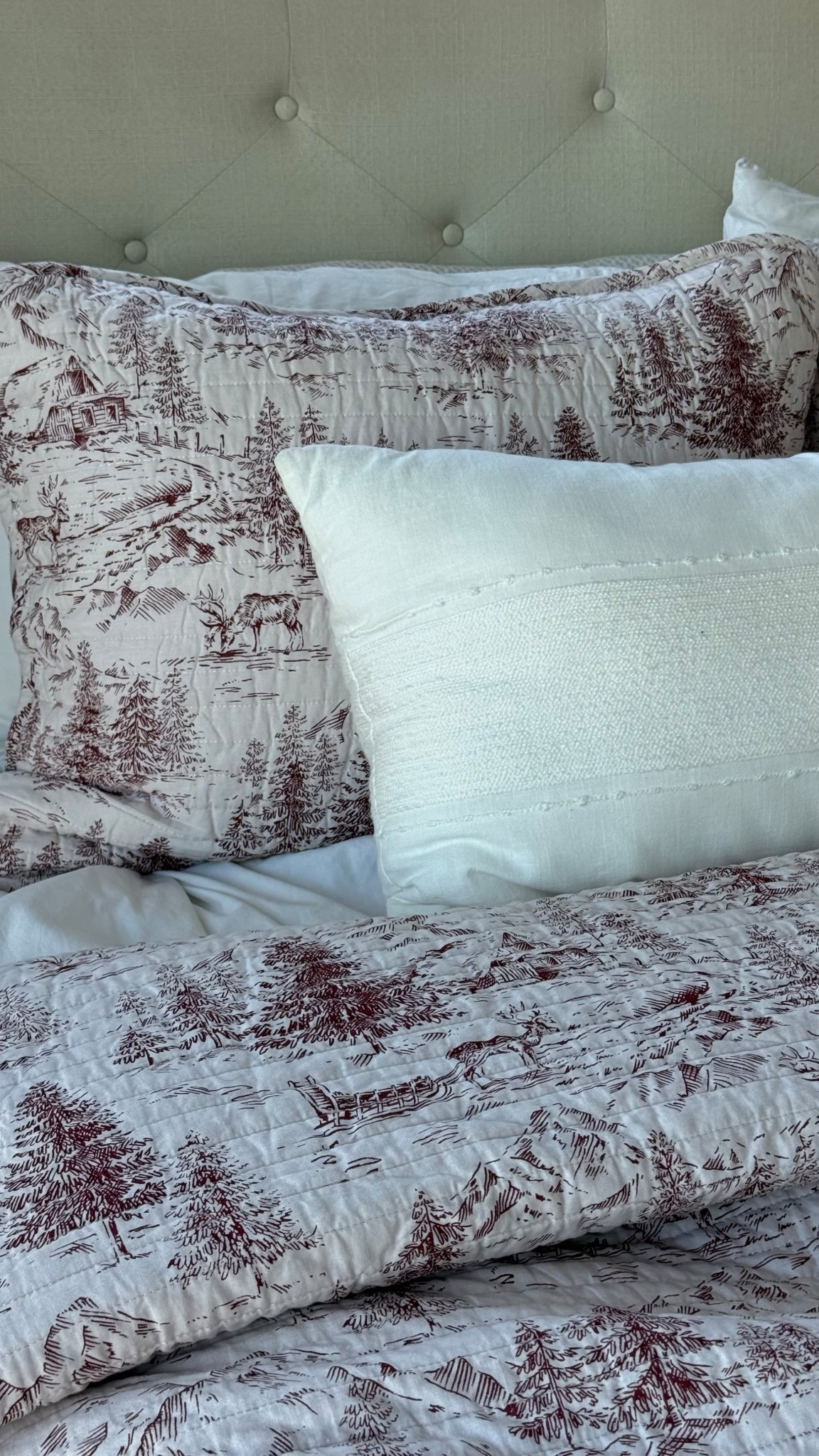 Holiday bedding! Love throwing quilts on my bed for season touches

#LTKHome #LTKSeasonal #LTKHoliday