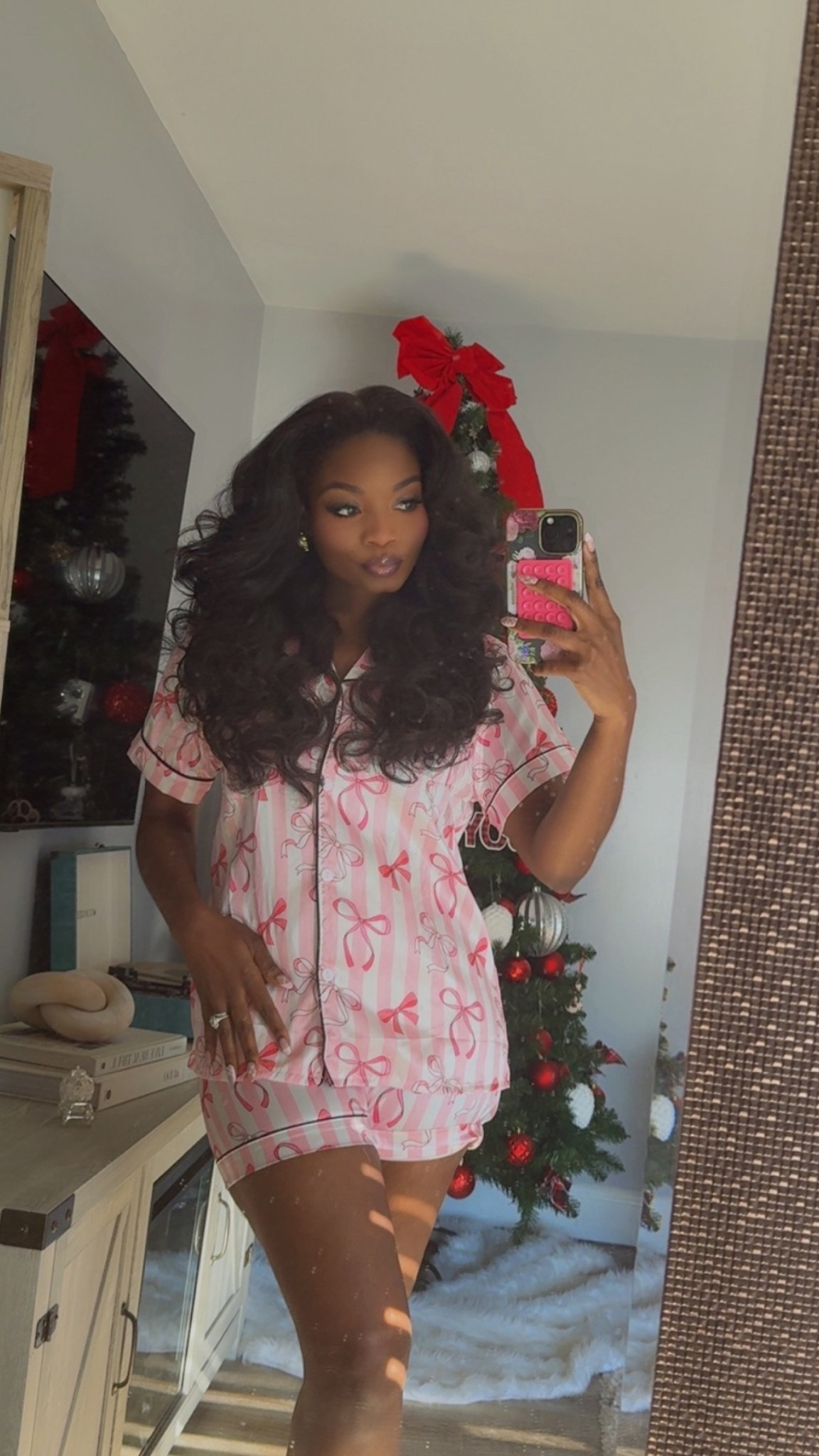 Latisha lace wig ! I cut off the lace completely and pull basically my edges out and a little bit of hair and wear it  as half wig essentially for a more natural look. 