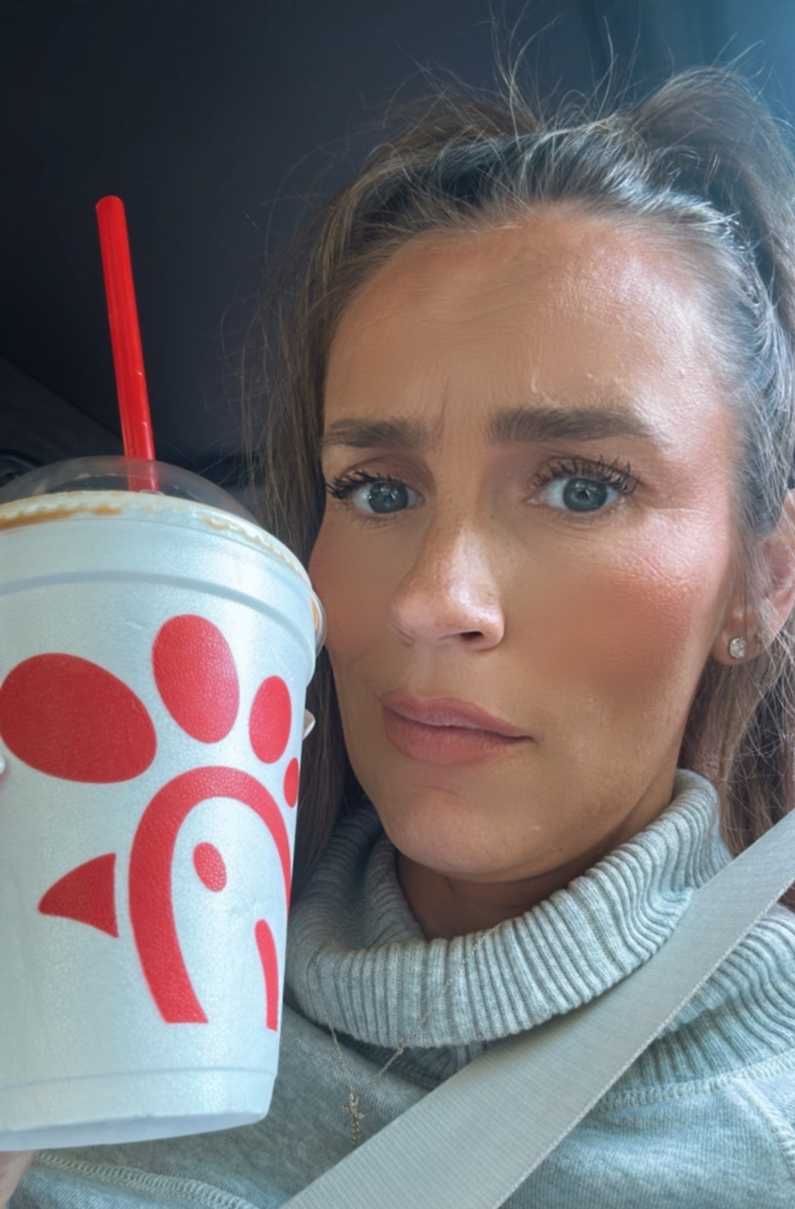 My fave turtleneck sweatshirt from Aerie is on sale for $10 🤯 Left in only two sizes. Grab one with matching pants!

#LTKOver40 #LTKSeasonal #LTKSaleAlert