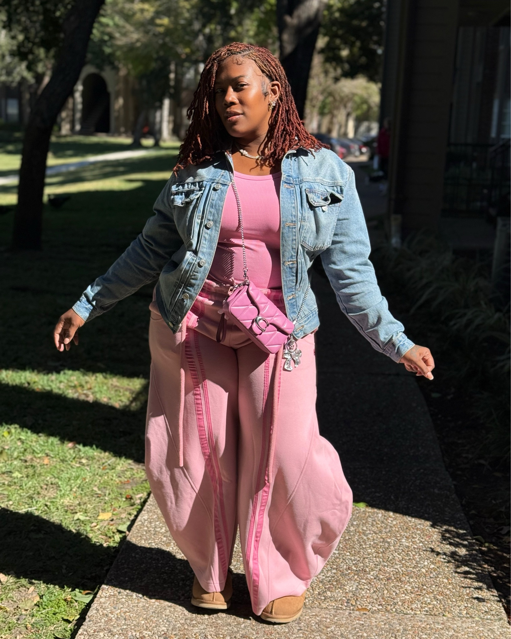 Cozy but still cute. Barrel sweats + denim jacket + a pink pop… effortless is the assignment.

Sweatpants L
Tank M/L


#LTKCyberWeek #LTKFindsUnder100 #LTKPlusSize