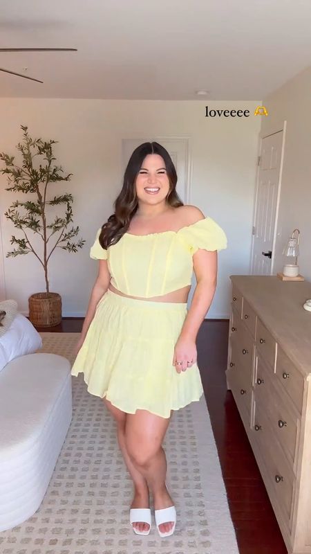 Midsize size 12/14 spring target try on haul!
Blue dress - xl (stretchy & spacious could have gone with a size L) 
Yellow set: top/skirt - xl
White dress - xl 
Purple tank - xl 
White skirt - xxl (accidentally ordered a size larger) 
Red dress  - xl 
Yellow dress - xl 
White sandals - 9.5W

Spring fashion, spring outfits, spring matching set, Target fashion, Target, Target spring, Target spring fashion

#LTKmidsize #LTKSeasonal #LTKVideo