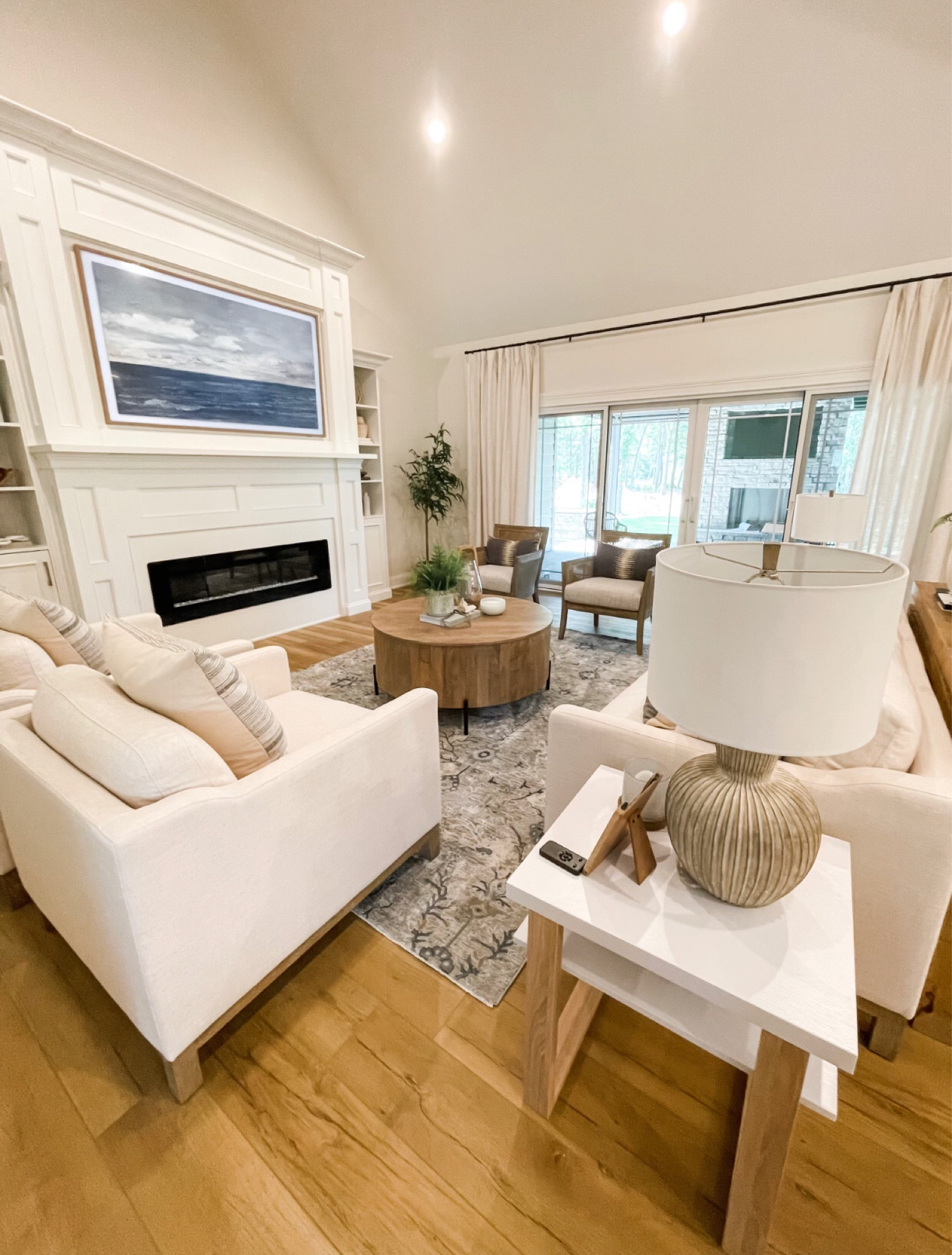 All the coastal feels for this cloudy fall day! 

#LTKhome