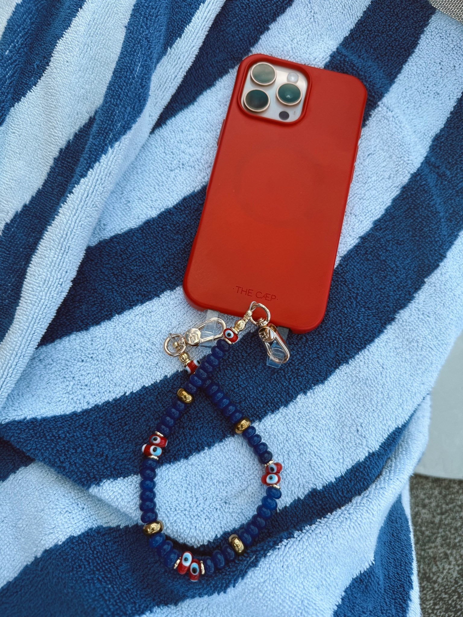 I’m obsessed with this phone case and wrist strap from the Caep!

#LTKdayinmylife #LTKTravel #LTKmomlife