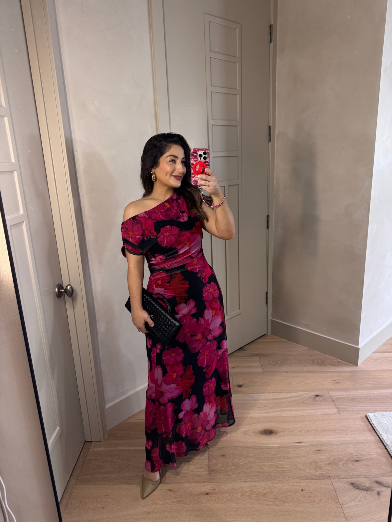 Loving this off-shoulder floral dress! 

Special occasion or wedding guest dress! 

Dress size small 
5'0" 140lbs
Petite friendly

#LTKSaleAlert #LTKPetite #LTKWedding