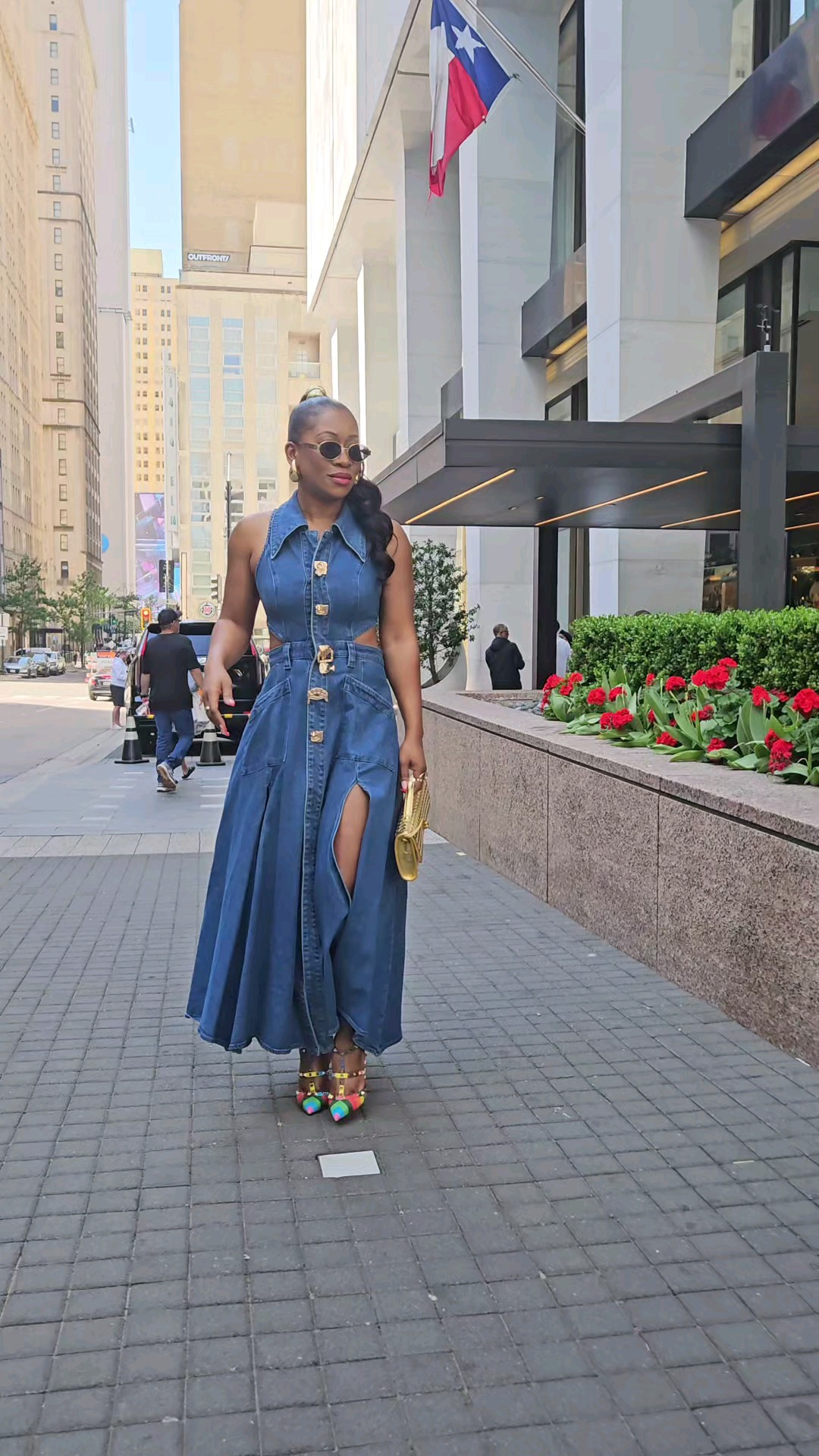 Chic denim dress✨️

#LTKStyleTip #LTKWatchNow #LTKOver40