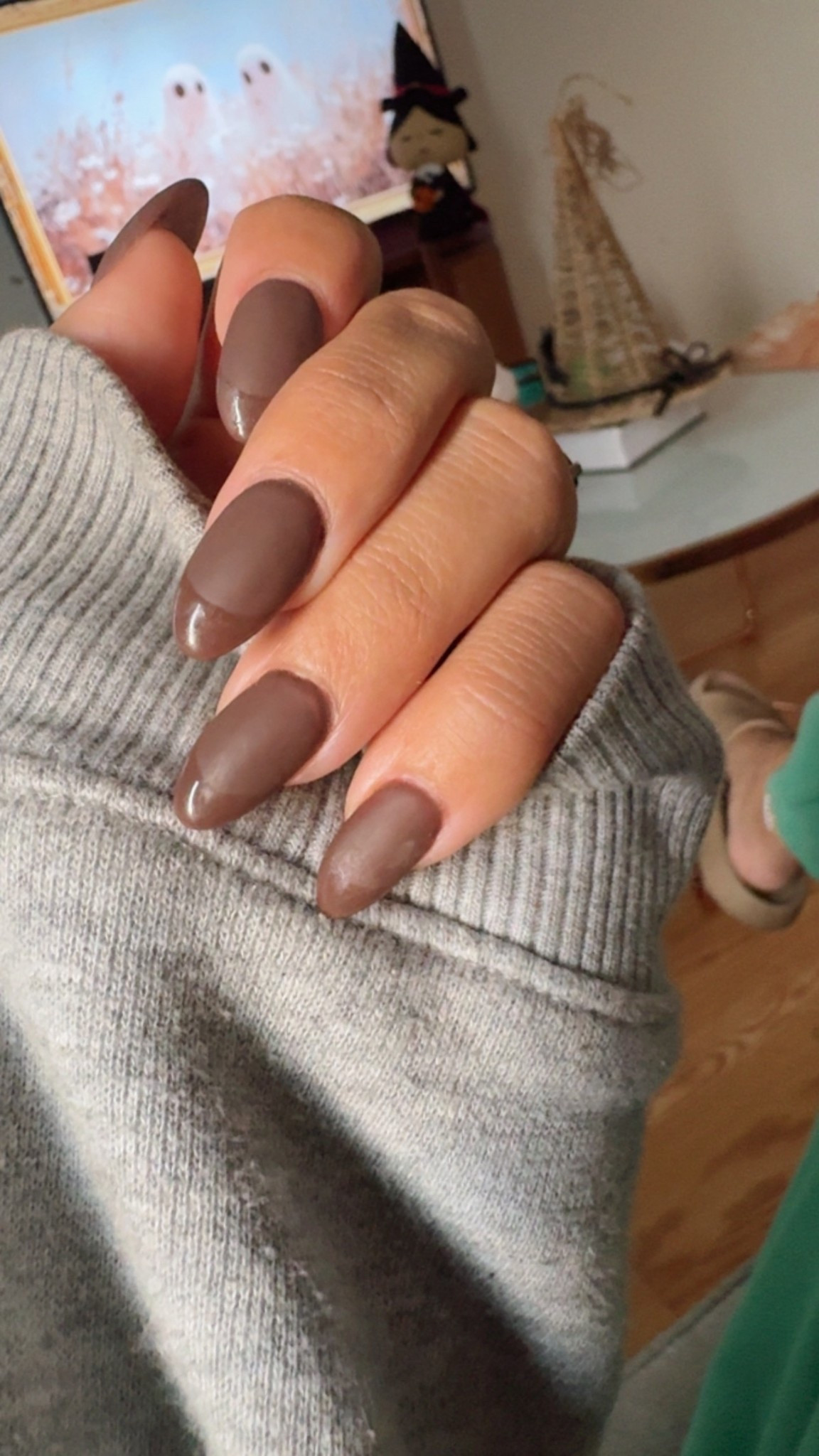 My favorite things right now 🥰 Cozy knits & anything mocha  😍 Grabbed thiis @Madewell crew and I love the lived in feel. TIP: size up for a more oversized fit. 

PS. It’s on SALE RIGHT  NOW 

#LTKStyleTip #LTKFindsUnder50