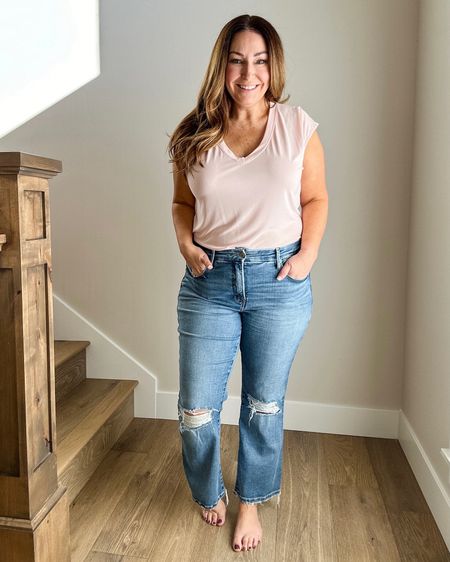 Casual Fashion— Gibsonlook Core Capsule 

25% off when you purchase all ten using code RYANNE25

Fit tips: tee tts, L // cardigan tts, L // jeans 12, size up if in between 

Everyday wear  Casual outfit  Spring styling  Style guide  Best seller  Distressed jean  Gibsonlook  V neck tee

#LTKover40 #LTKmidsize