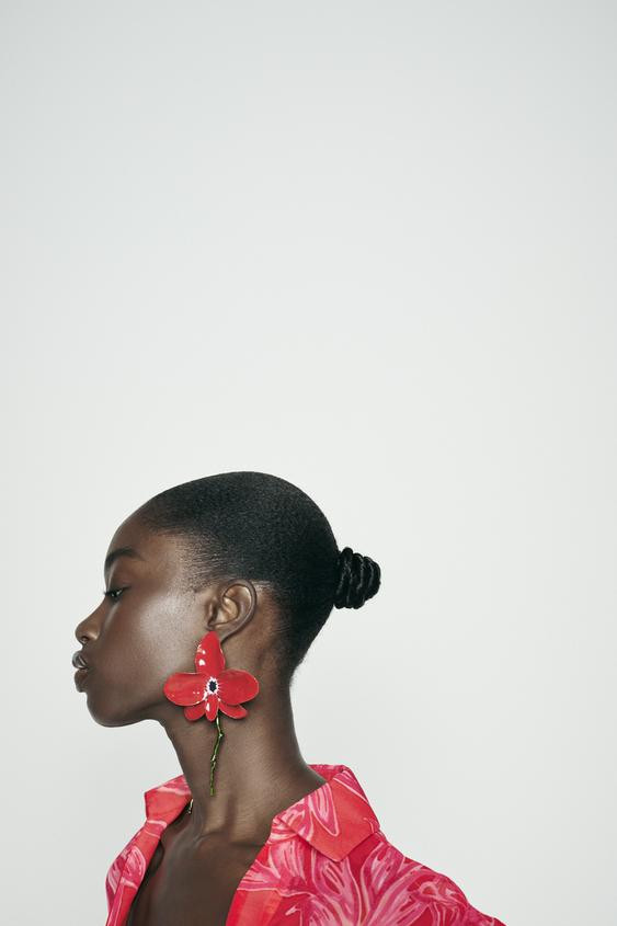 ENAMELED FLOWER EARRINGS | Zara US