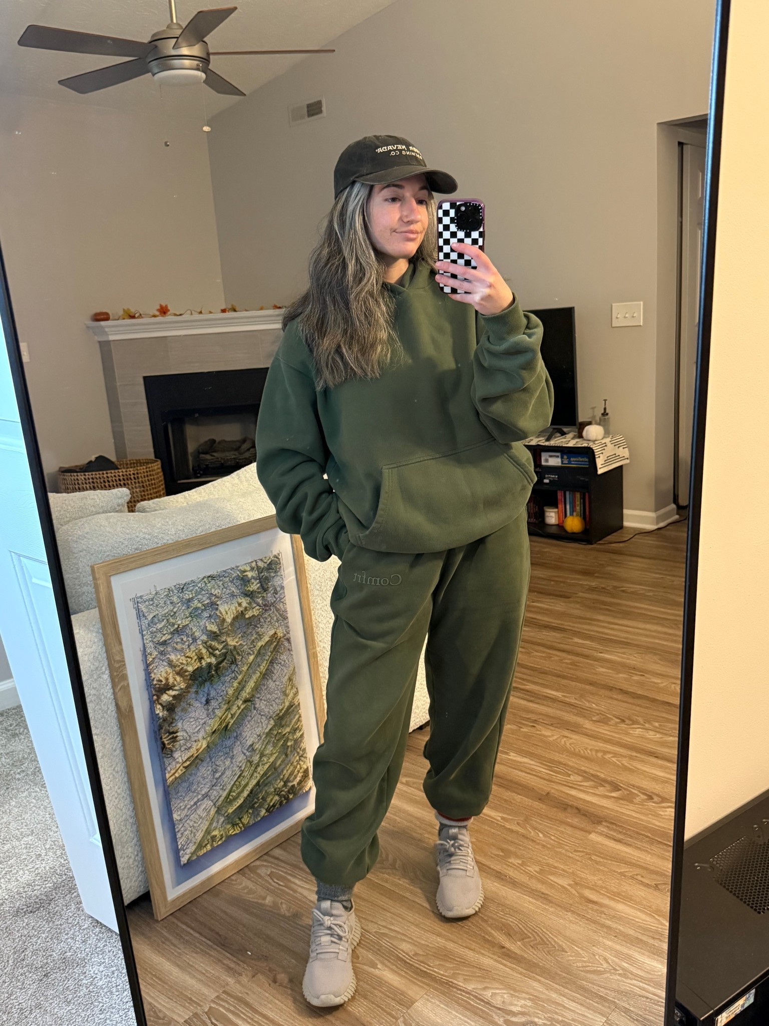 The BEST airport outfit... Ready to take flight in the coziest set EVER. ✈️ #comfrt #comfrtset #cozyset #travel #travelfit #airportfit #grayhair #silverhair #silversister #green #grunge #edgy

#LTKootd #LTKTravel #LTKdayinmylife