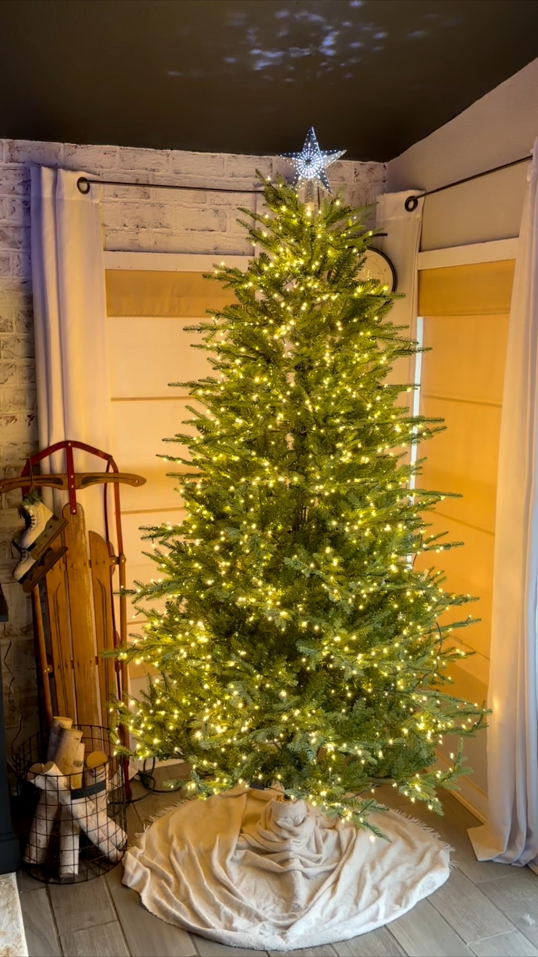 ✨ Decking the halls and adding a little holiday magic to every corner! 🎄 #ChristmasDecor #HolidayHome 

#LTKHome #LTKHome #LTKHoliday #LTKSeasonal