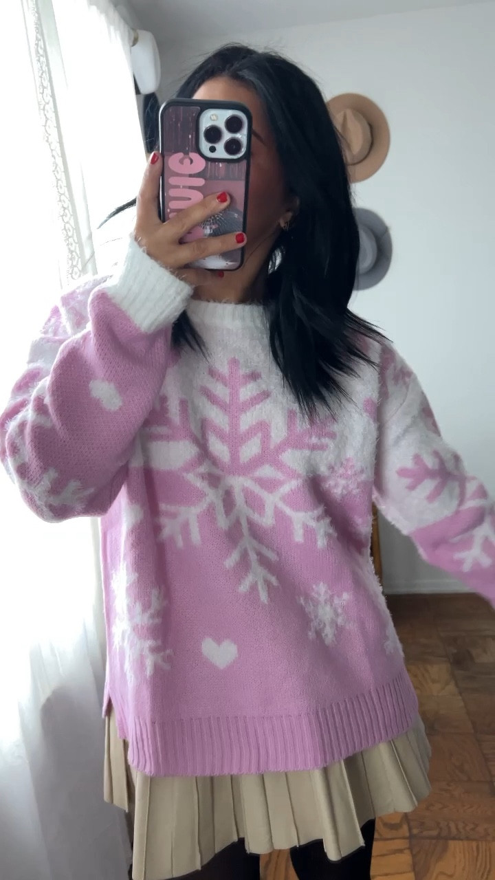 The most perfect sweater for a pink & white Christmas  💓 wearing size small, currently 30% off! 

#LTKsalealert #LTKCyberWeek #LTKHoliday