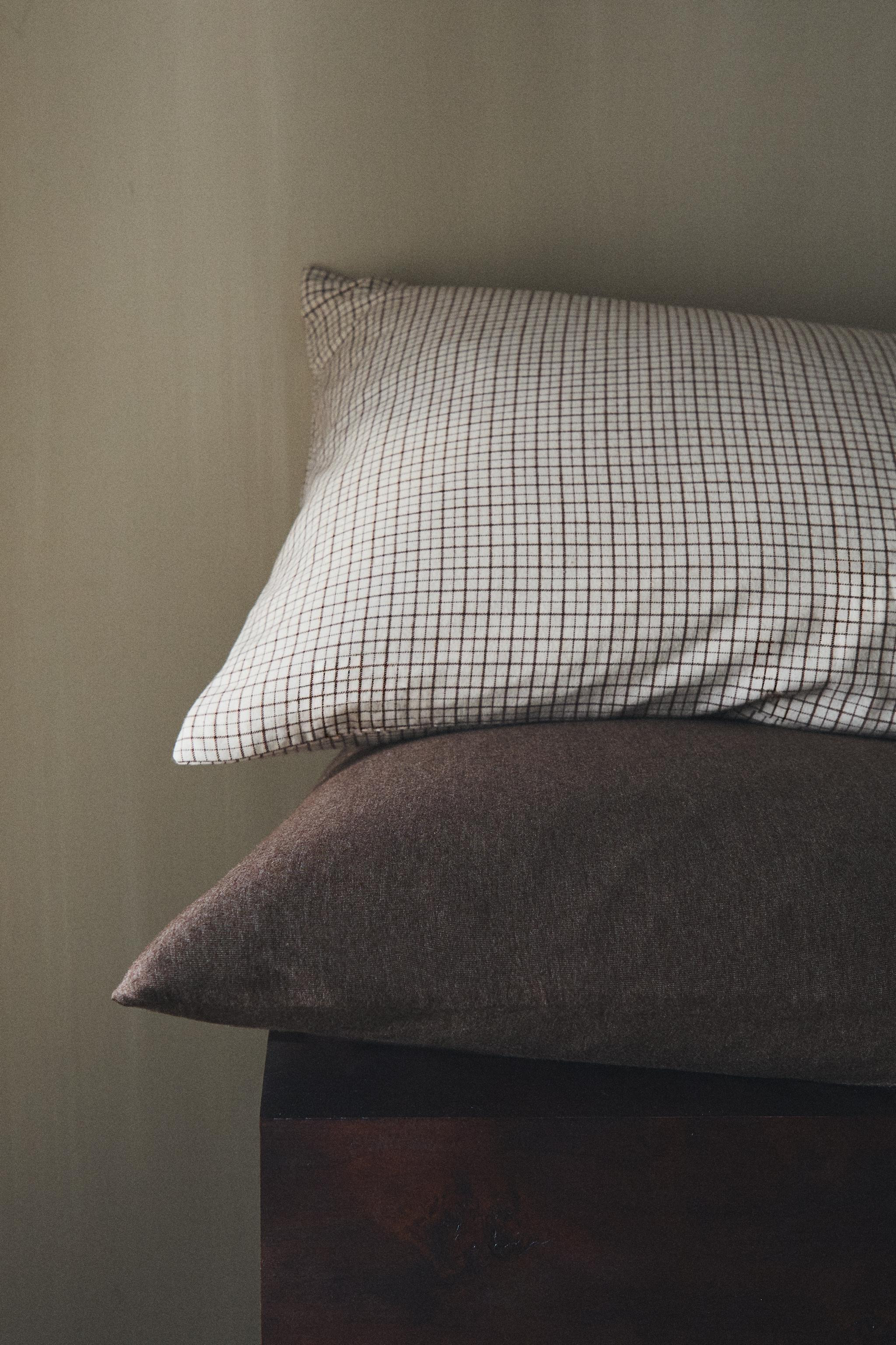 CHECK FLANNEL PILLOWCASE | Zara Canada