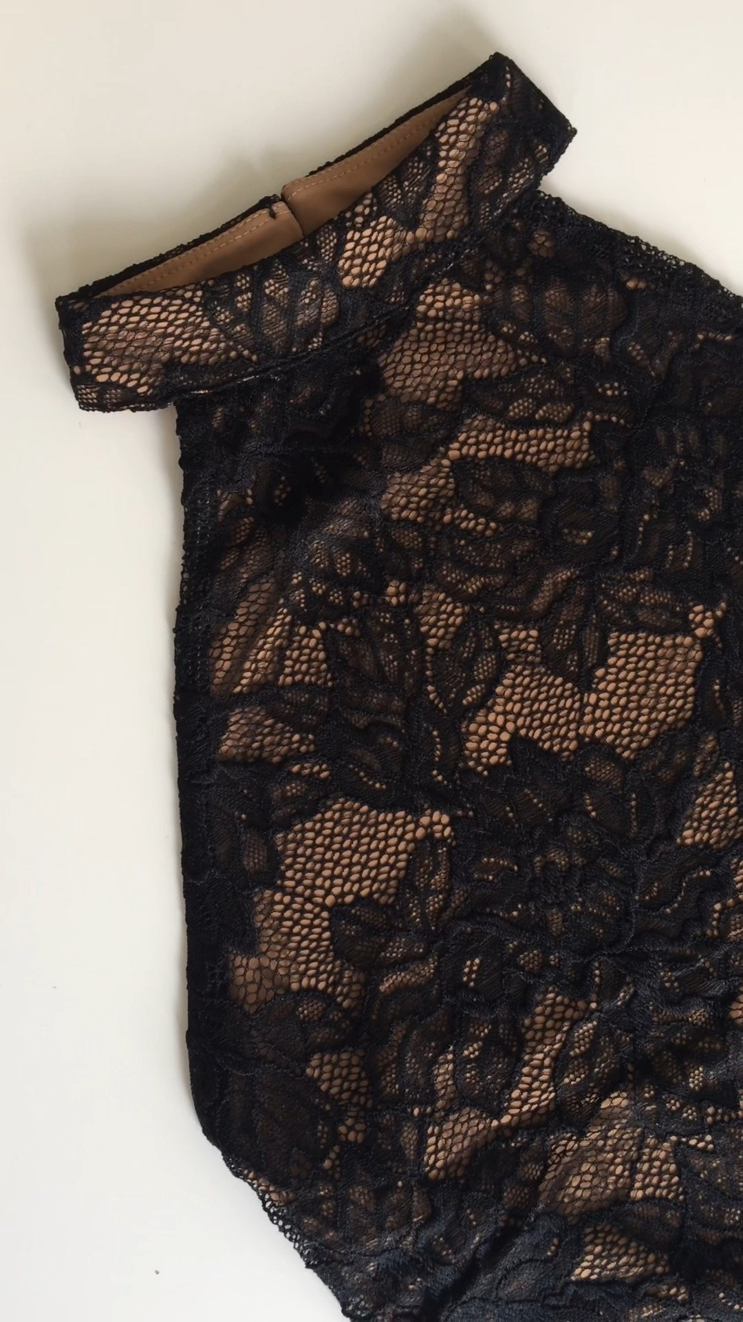 lace halter neck top — this is so cute to wear for a night out 🪭

lace halter neck. going out tops. halter neck top. girly outfits

#LTKsummer #LTKbeauty #LTKstyletip