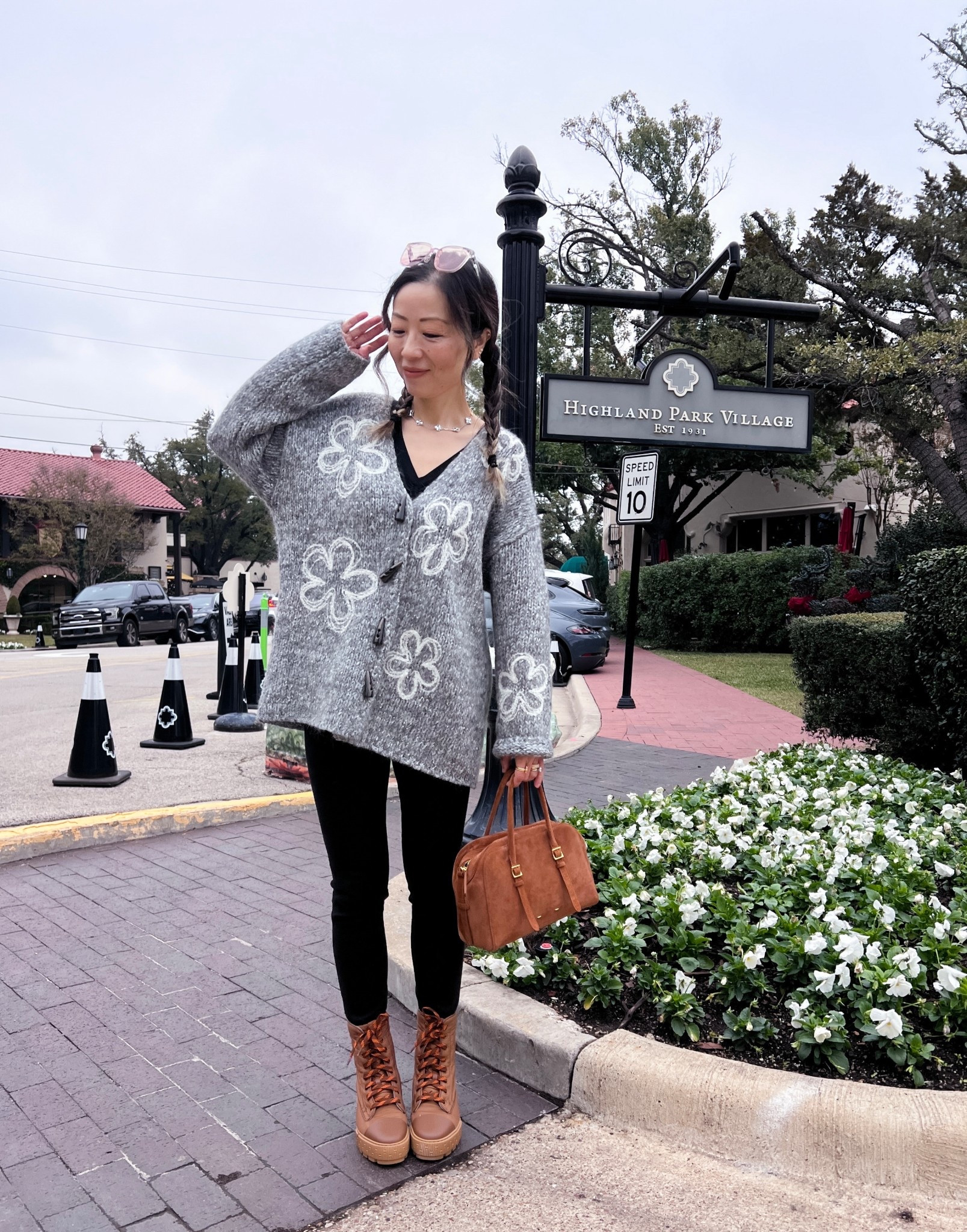 Cable knit cardigan Hermes boots 

#LTKootd #LTKOver40 #LTKHoliday