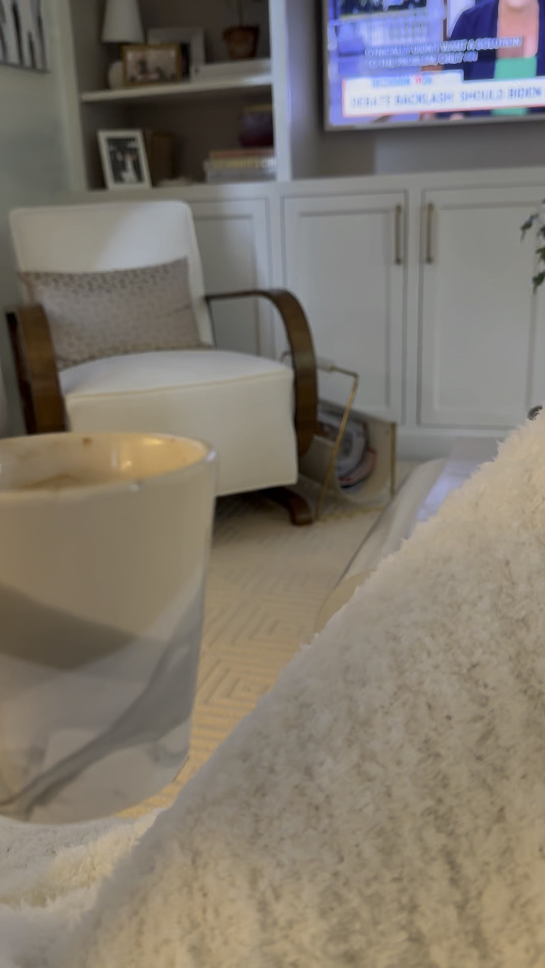 Shop my favorite snuggly throw 

#LTKFindsUnder100 #LTKHome