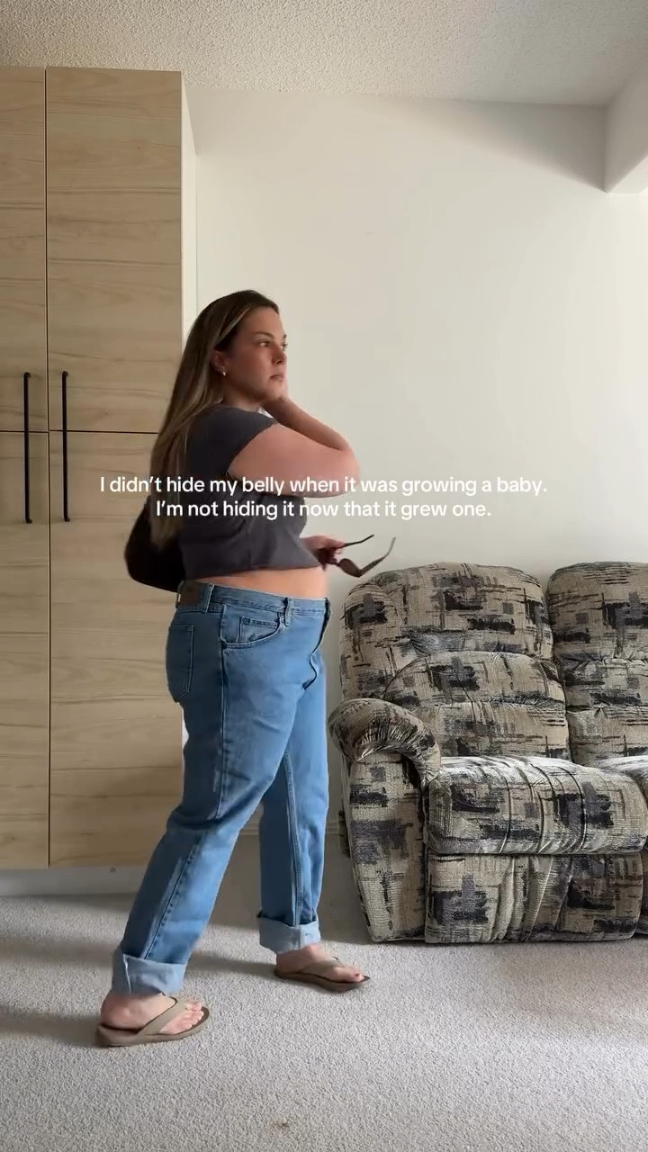 I simply reject the sentiment to be ashamed of my postpartum body in any way 👏🏼💛

#postpartumbody #fourthtrimester #newmom #bodyimage