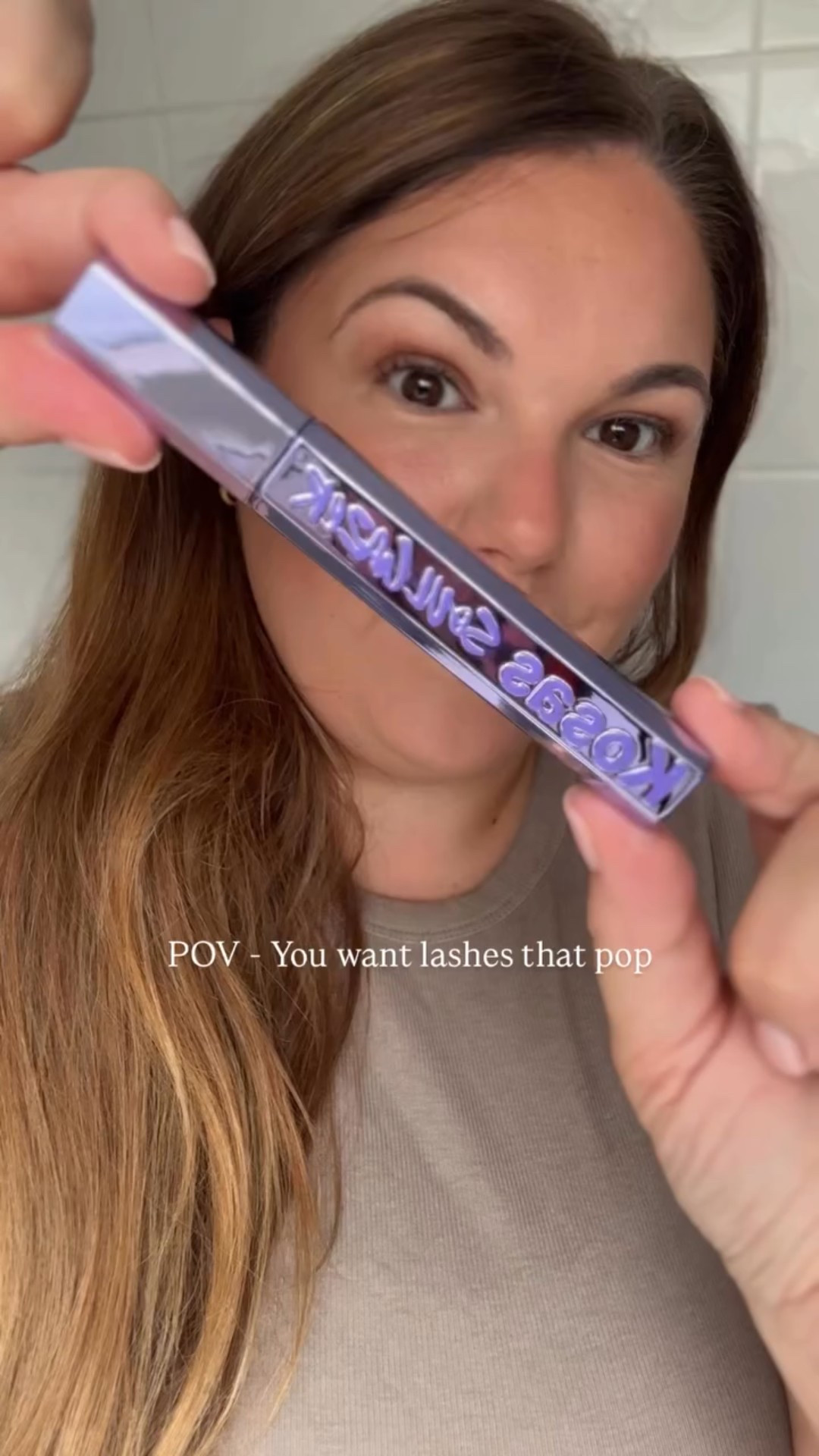 New Mascara for lashes that pop 👌🏻✨
Kosas Soul Gazer Mascara in shade Hypnotise a mascara that is weightless and builds without clumping. I love that with continuous use it helps the health of your lashes making them longer and fuller within 6-8 weeks. 
RRP £28.00 available now @spacenk 

Gifted without obligation 
#kosas #mascaralover #makeuplaunch #affordablemakeup #makeupfaves #summermakeup  #closeupmakeup #ugccontentcreator #makeuptryon #beautyugc #newmakeup #makeupmusthaves #spacenk #lashesonpoint👌 #nonclumpingmascara #eyemakeupproducts