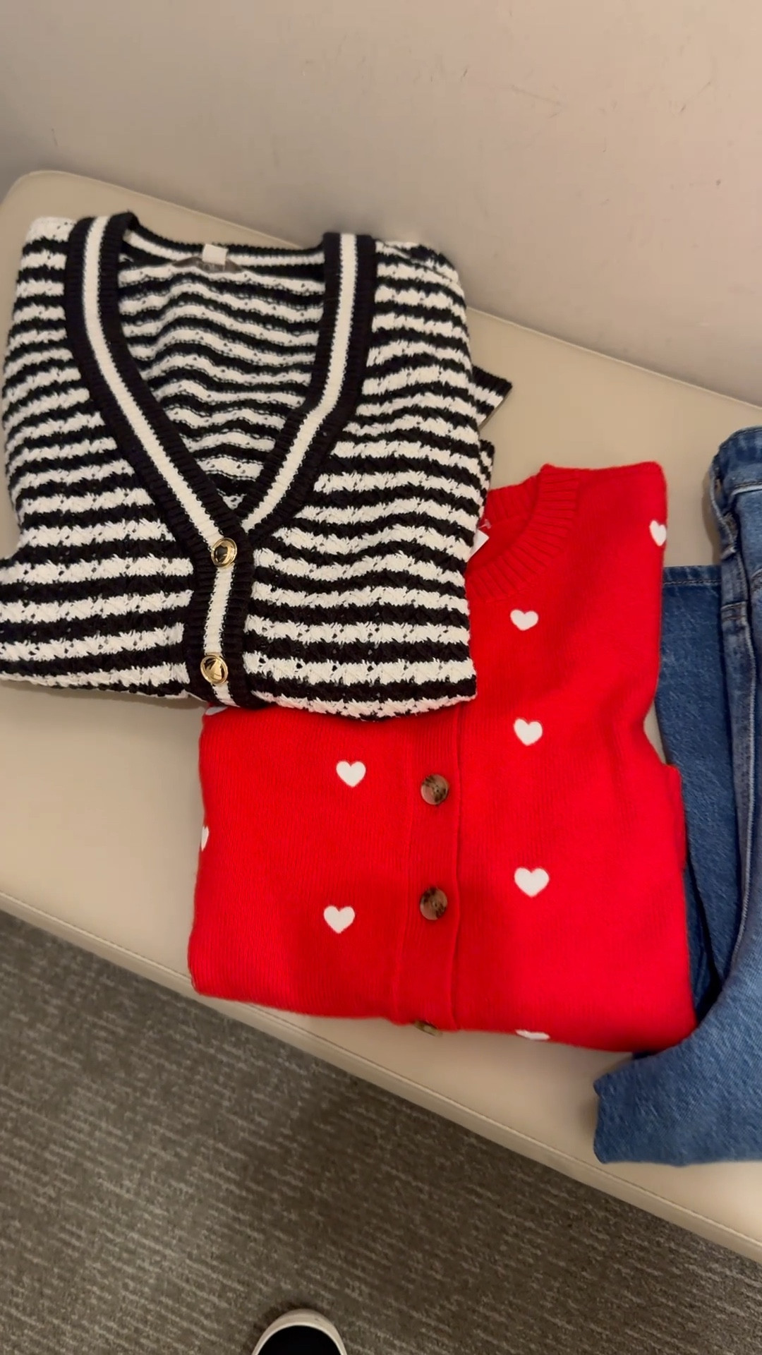This Heart sweater would be perfect for a Valentine’s Day outfit 

#LTKValentine #LTKdayinmylife #LTKSeasonal