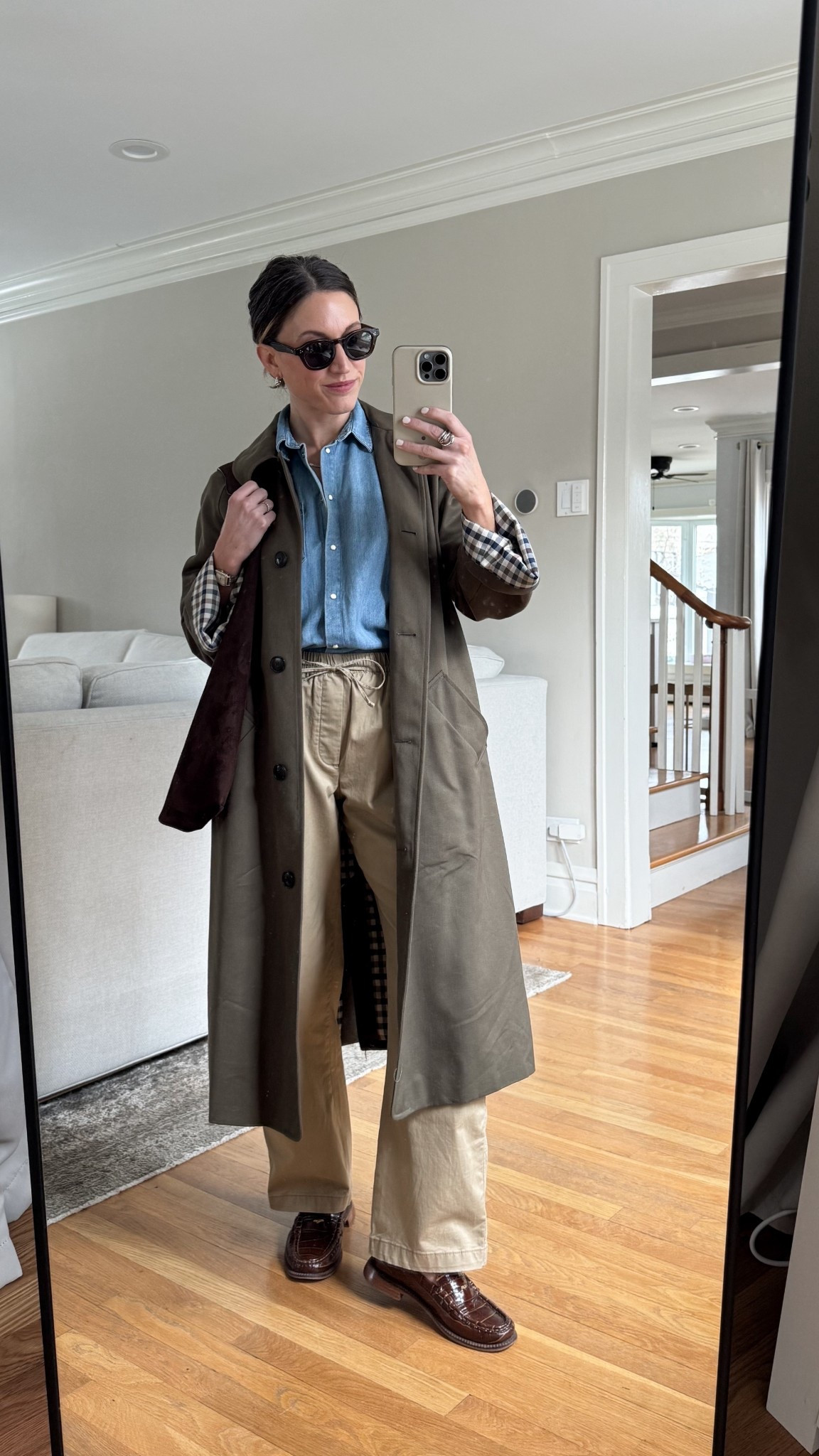 Look of the Day // 3.24

Sèzane shirt, 0, TTS. Sèzane trench coat, 0, runs big. Gap Factory pants, XS, TTS but I have the regular not the petite. Frēda Salvador loafers, STITCHANDSALT10 for 10% off. Quince sunglasses. Quince earrings. Gap bag  

#LTKootd #LTKPetite #LTKOver40