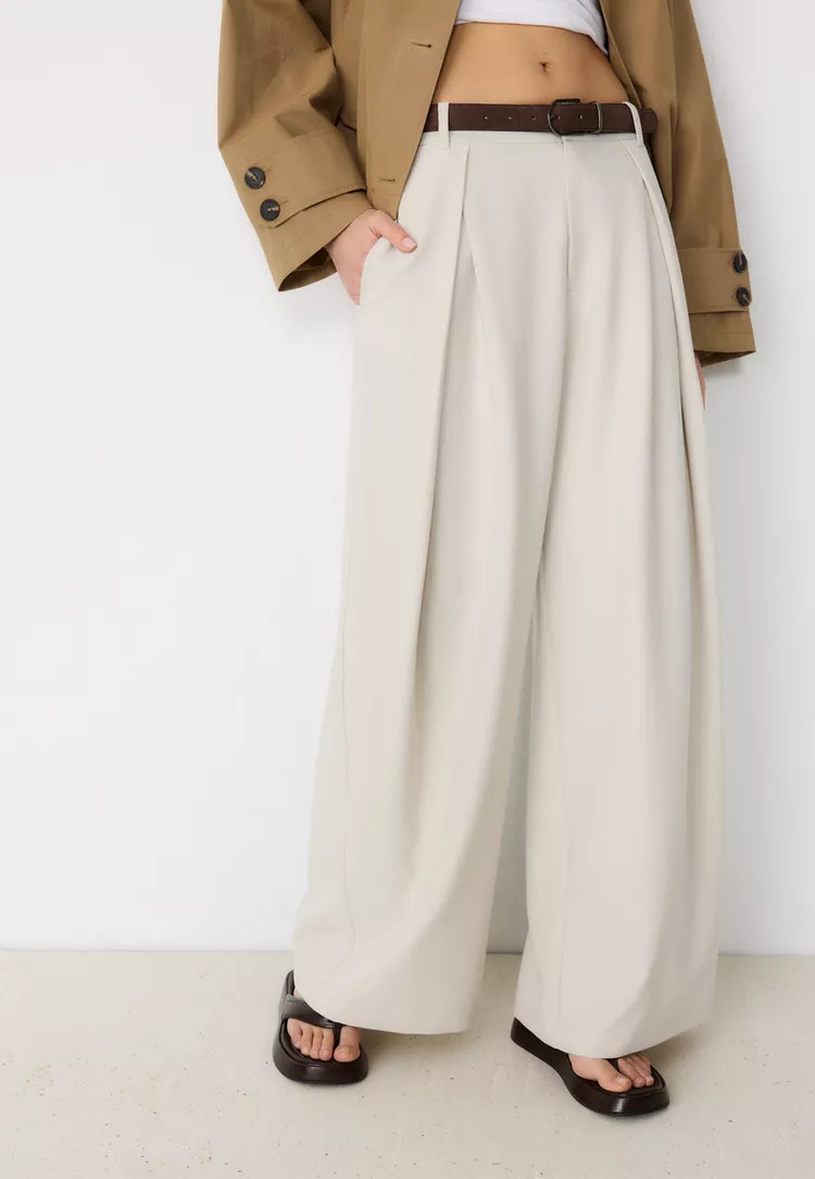 Maxi-dart trousers with belt - Women's fashion | Stradivarius United Kingdom | Stradivarius (UK)