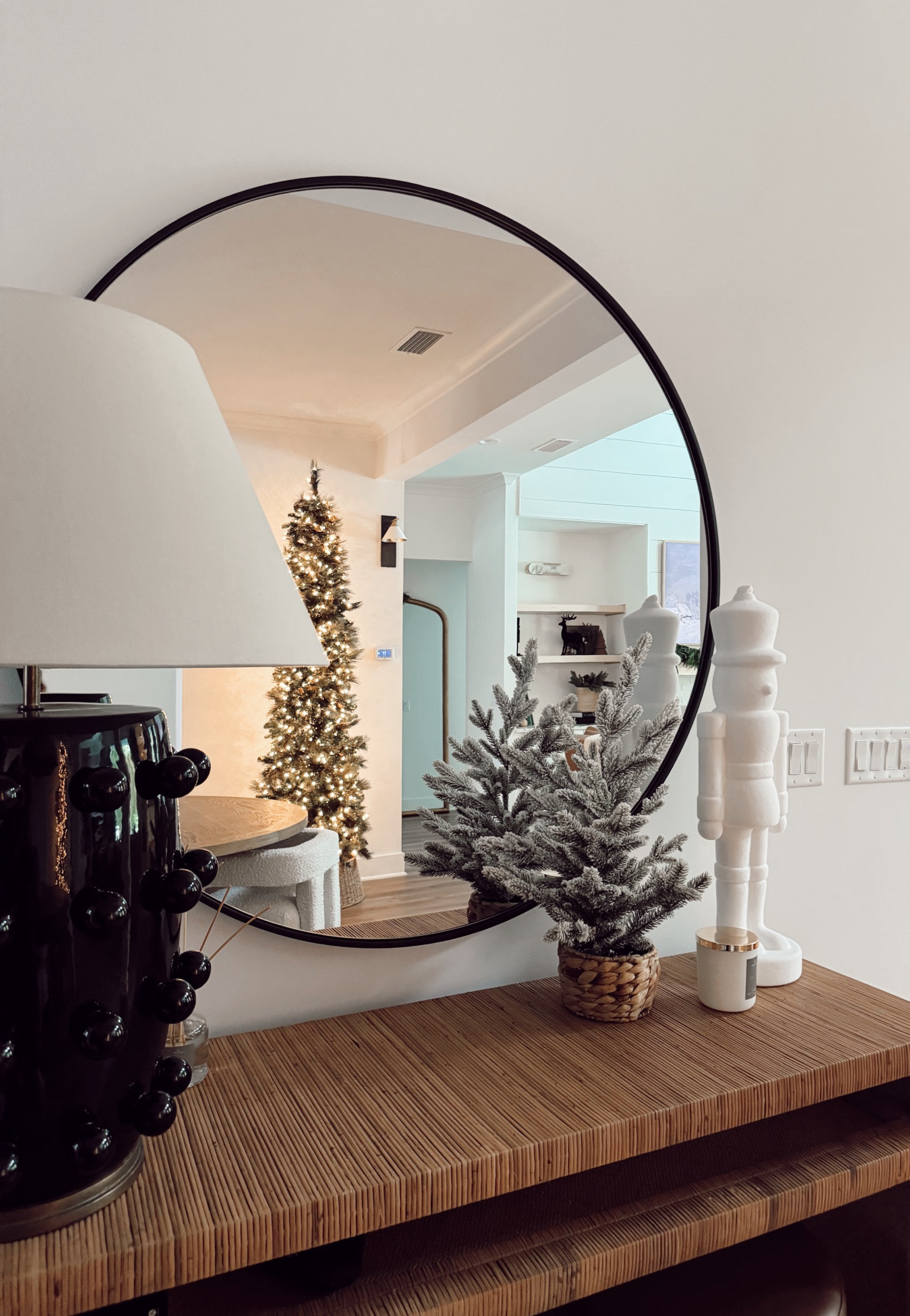 Every corner has a Christmas touch! 🤍 

#Christmas #homedecor 

#LTKHoliday #LTKhome #LTKSeasonal