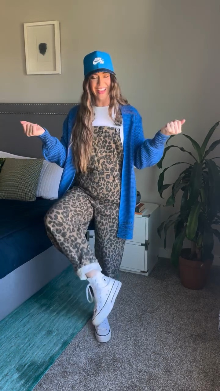 Ditch the leggings & try this instead. It’s still comfy but looks like you tried!!

Comment “SHOP” & I’ll send you the outfit links to your inbox!